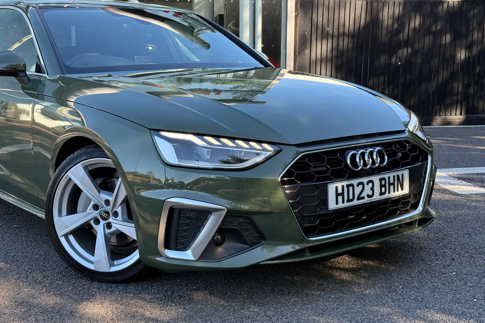 Audi A4 thumbnail image number 2