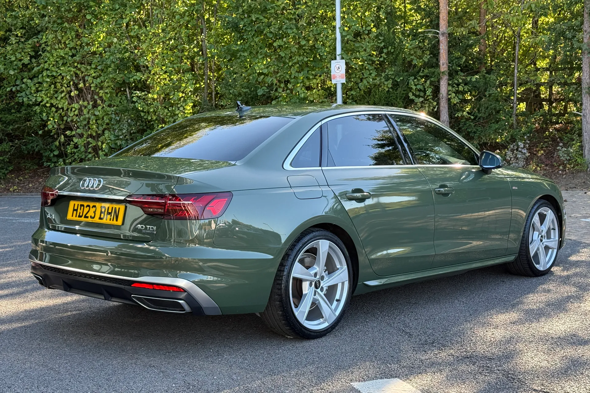 Audi A4 thumbnail image number 36