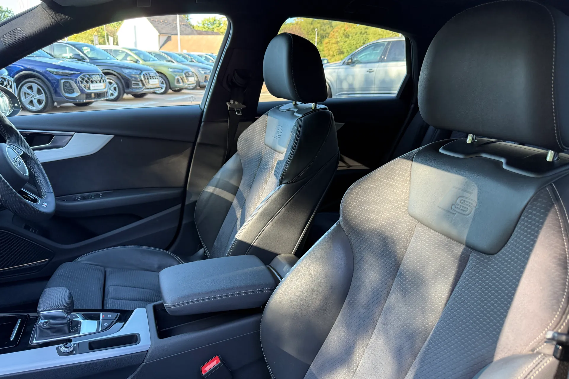 Audi A4 thumbnail image number 46
