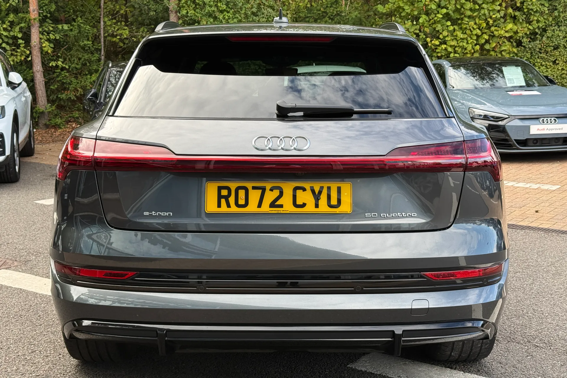 Audi e-tron thumbnail image number 38