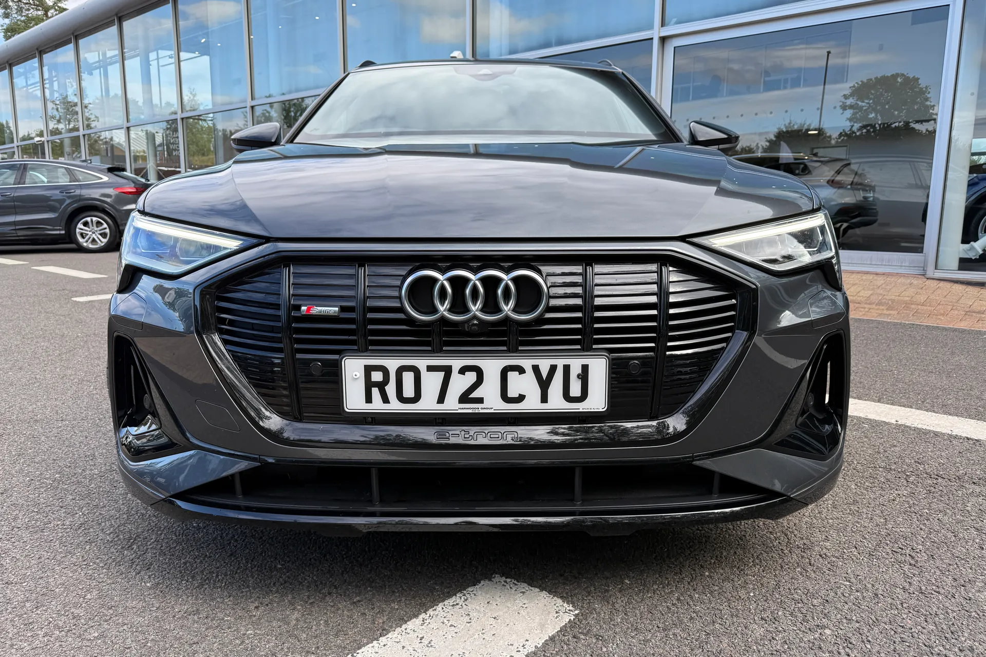 Audi e-tron thumbnail image number 42
