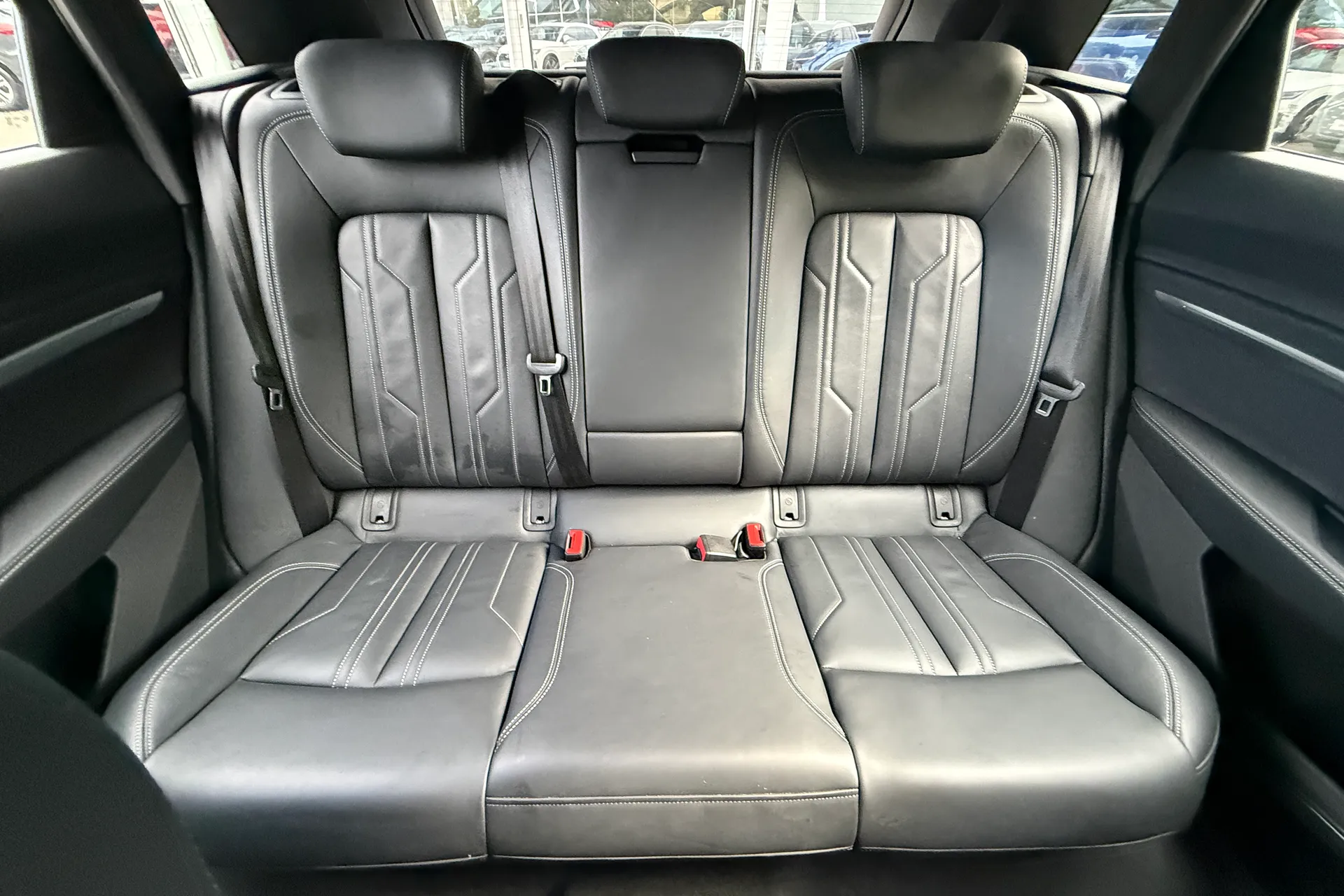 Audi e-tron thumbnail image number 22
