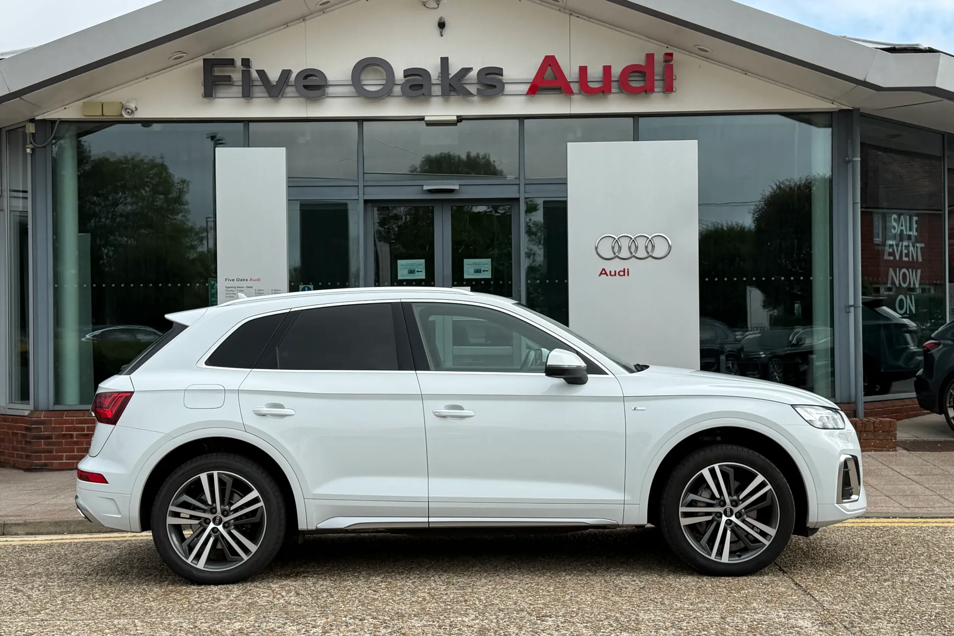 Audi Q5 thumbnail image number 2