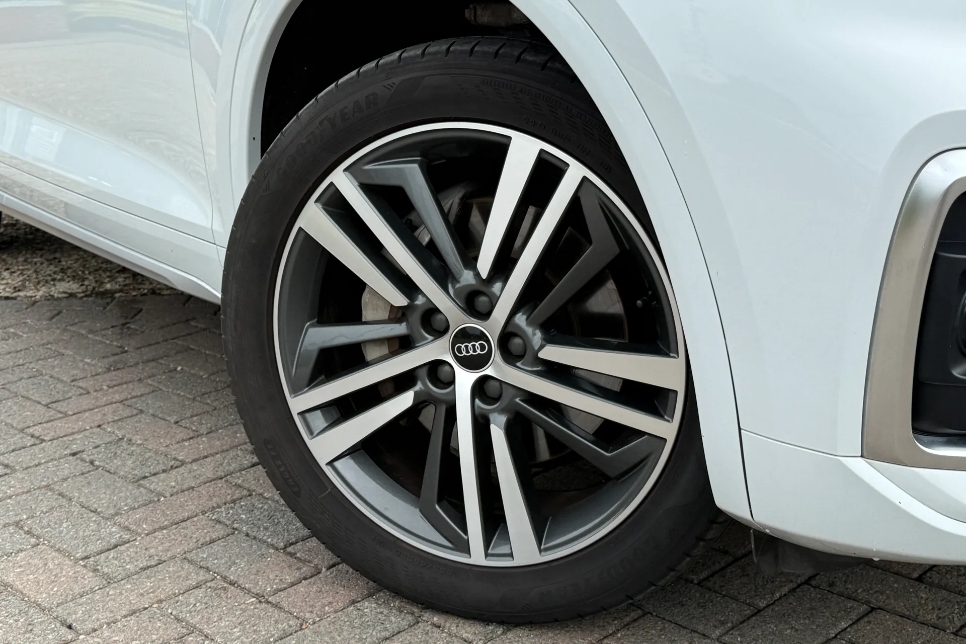 Audi Q5 thumbnail image number 7