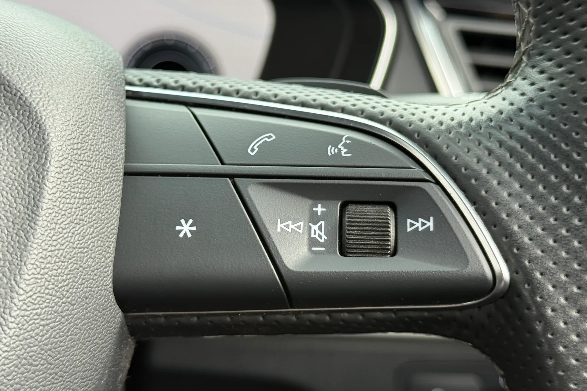Audi Q5 thumbnail image number 23