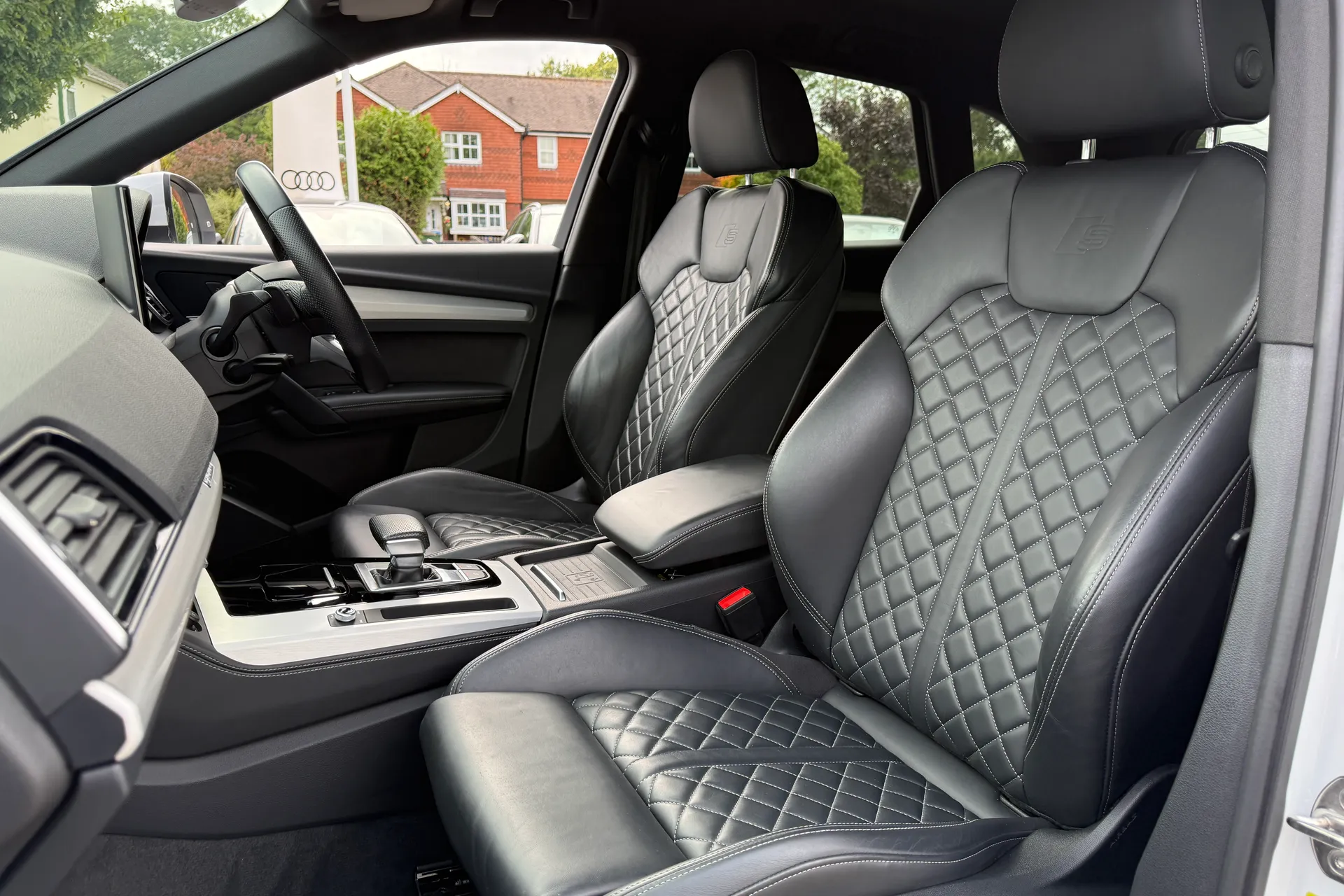 Audi Q5 thumbnail image number 31