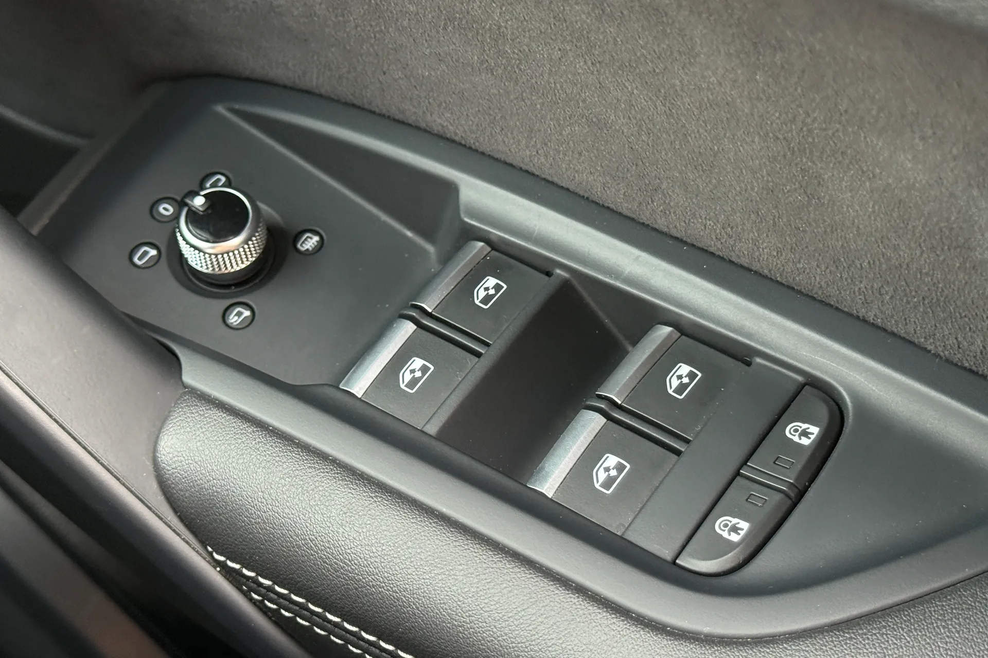 Audi Q5 thumbnail image number 20