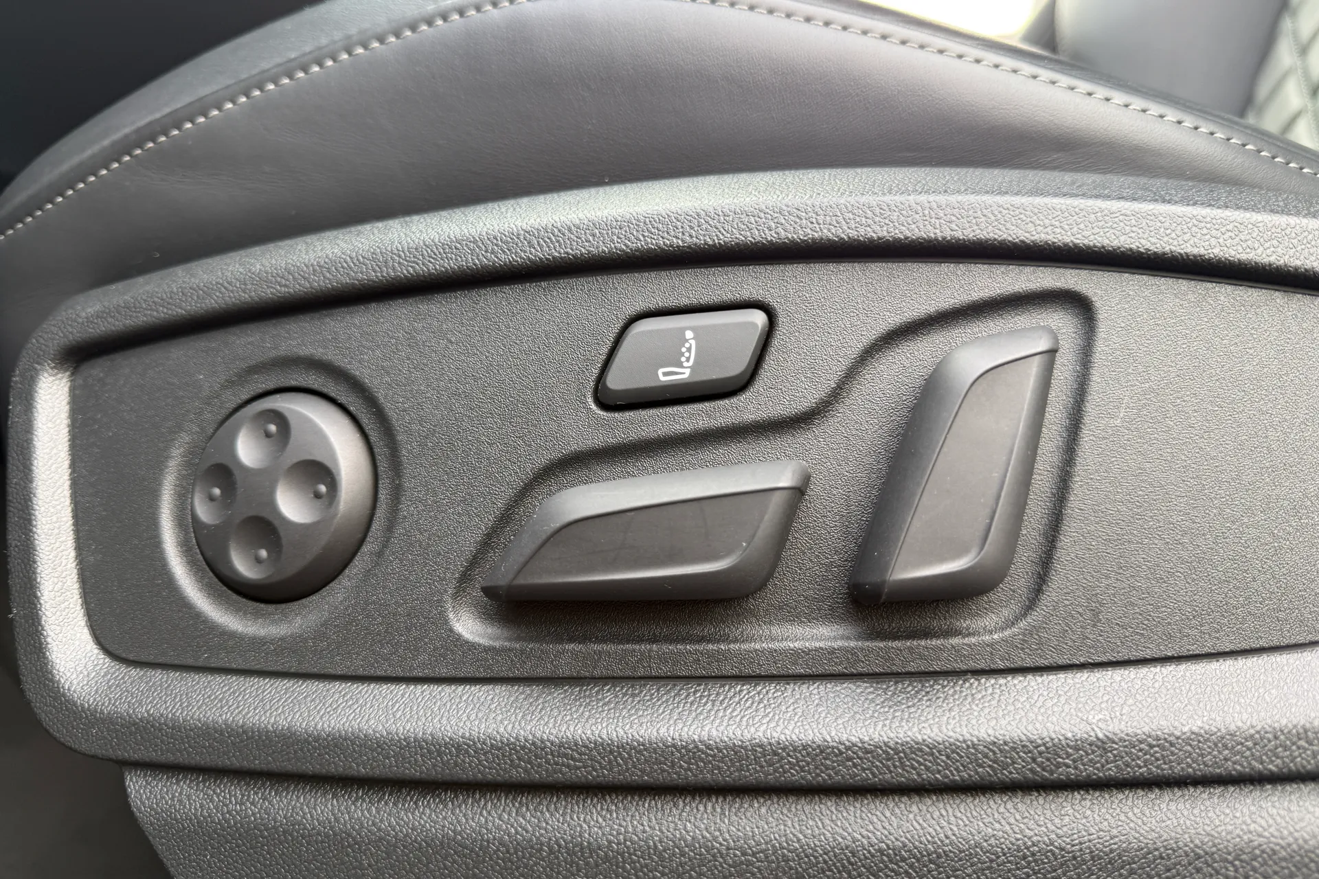 Audi Q5 thumbnail image number 18
