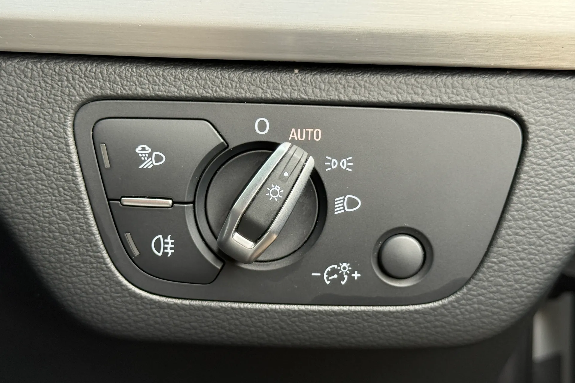 Audi Q5 thumbnail image number 24