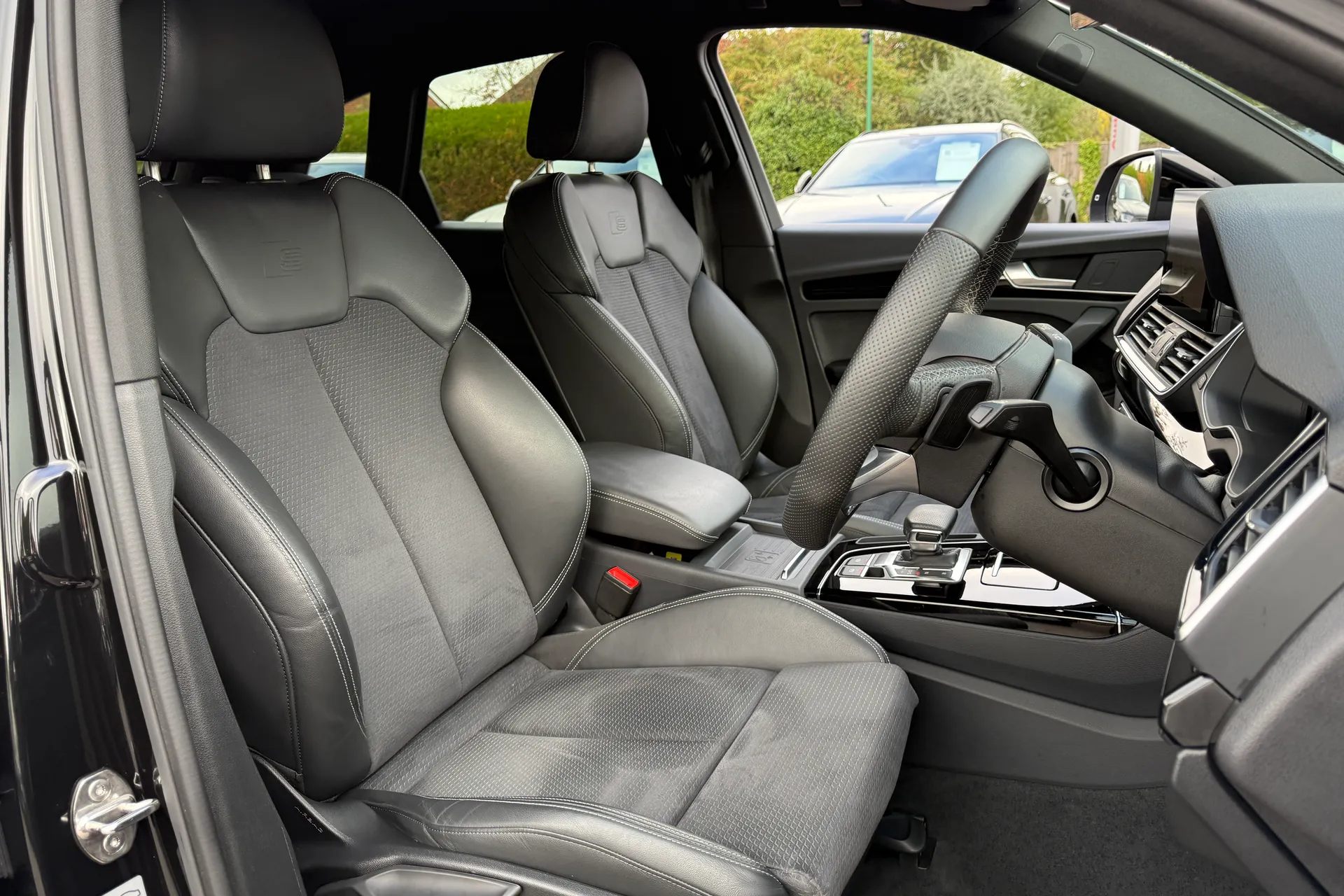 Audi Q5 thumbnail image number 31