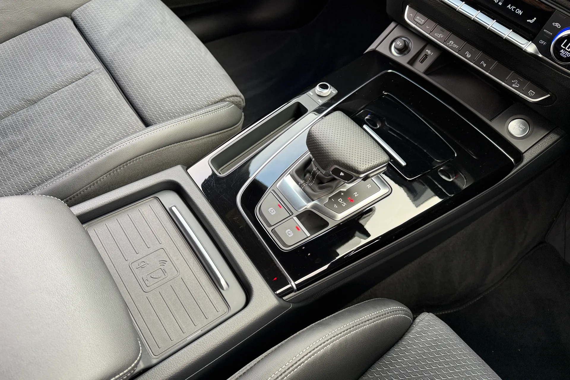 Audi Q5 thumbnail image number 43