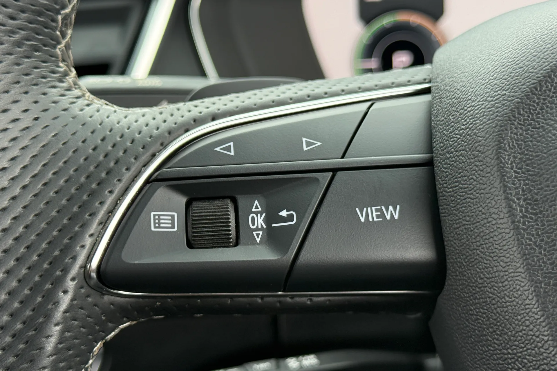 Audi Q5 thumbnail image number 25