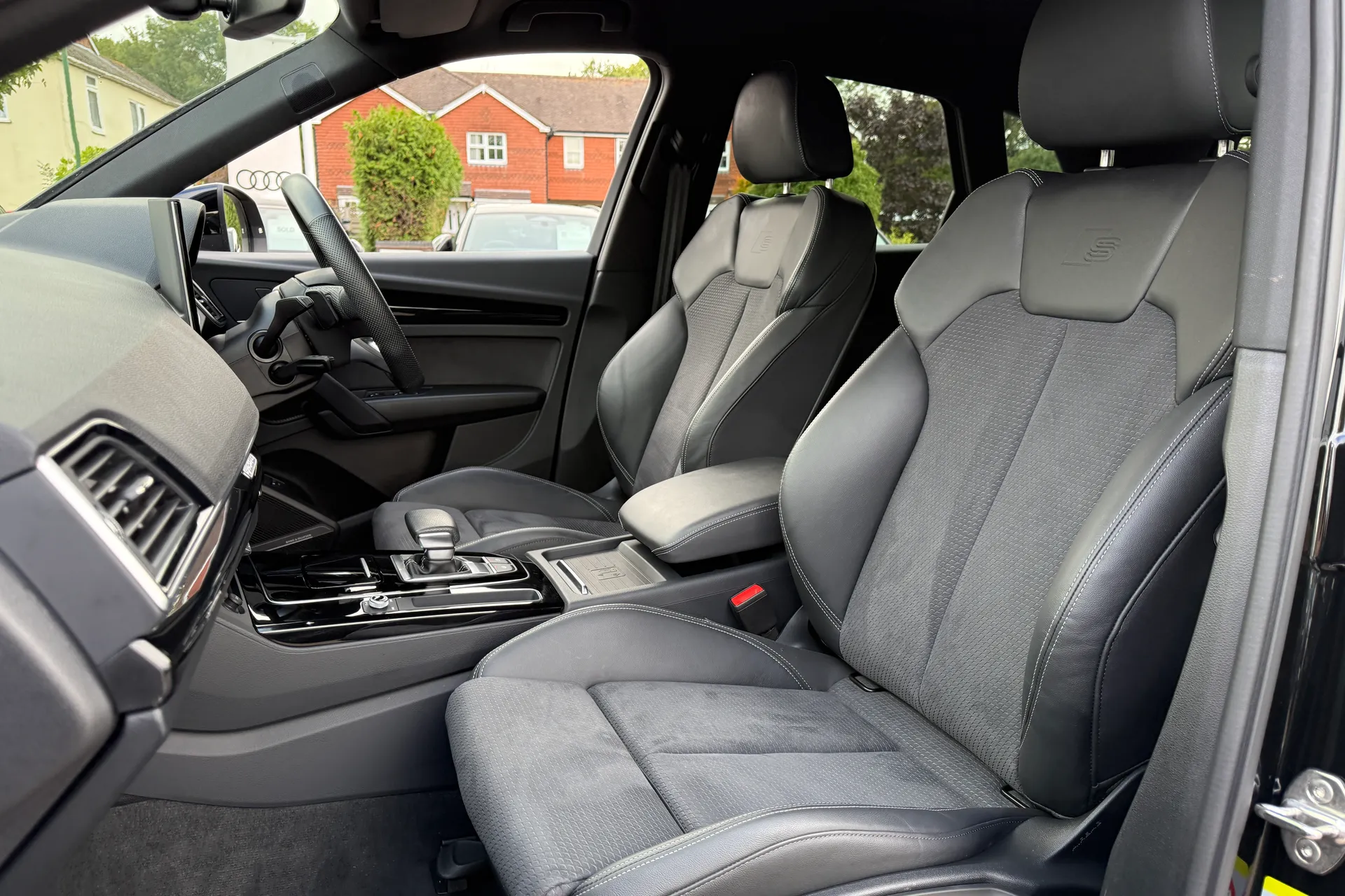 Audi Q5 thumbnail image number 34
