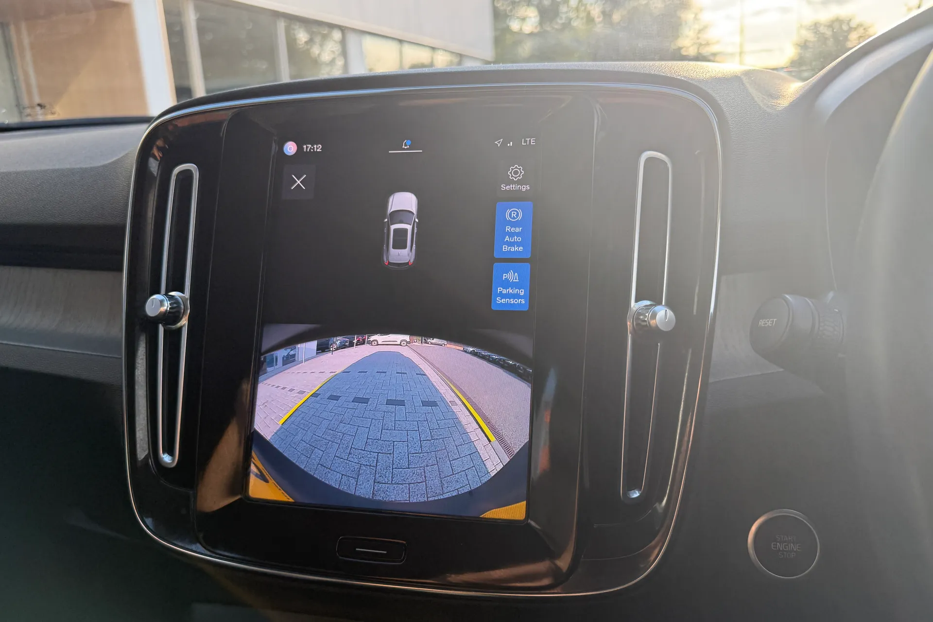 Volvo XC40 thumbnail image number 4
