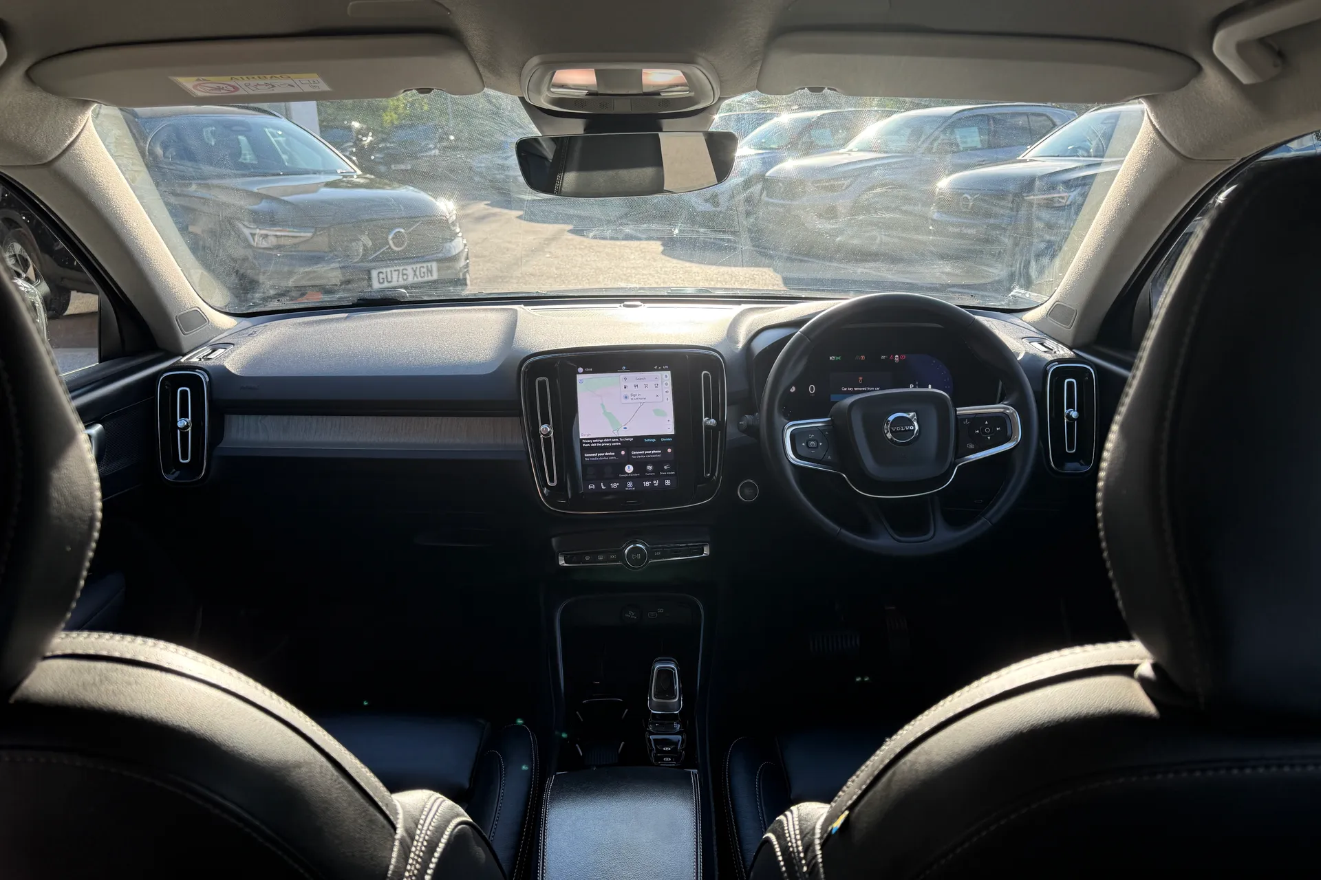 Volvo XC40 thumbnail image number 3