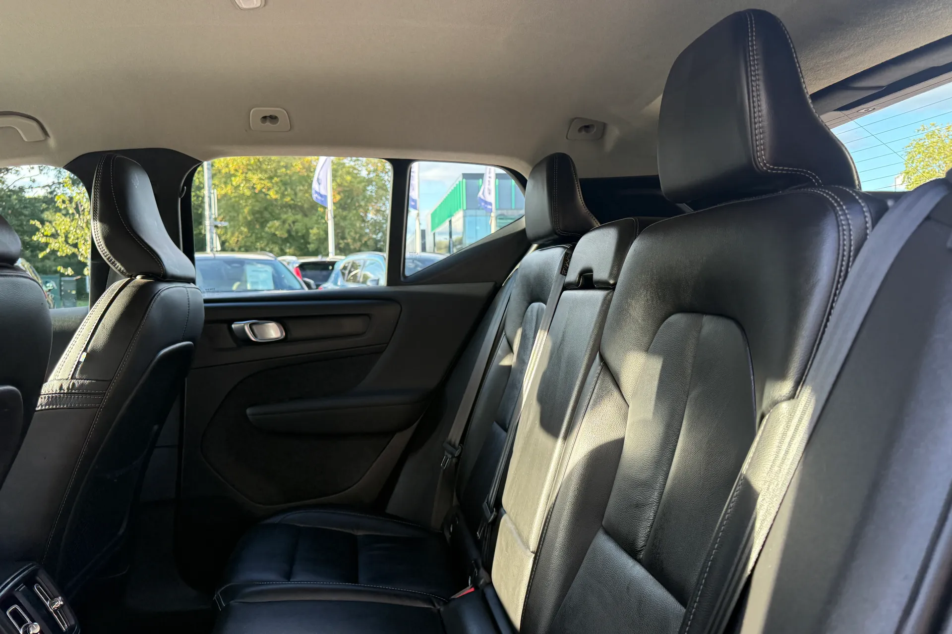 Volvo XC40 thumbnail image number 30