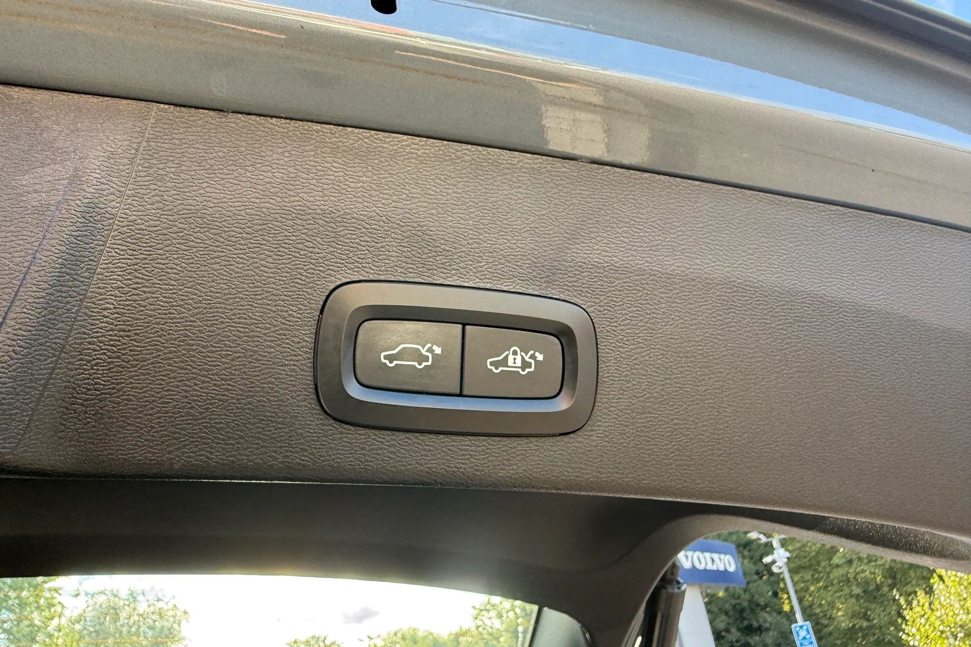Volvo XC40 thumbnail image number 21