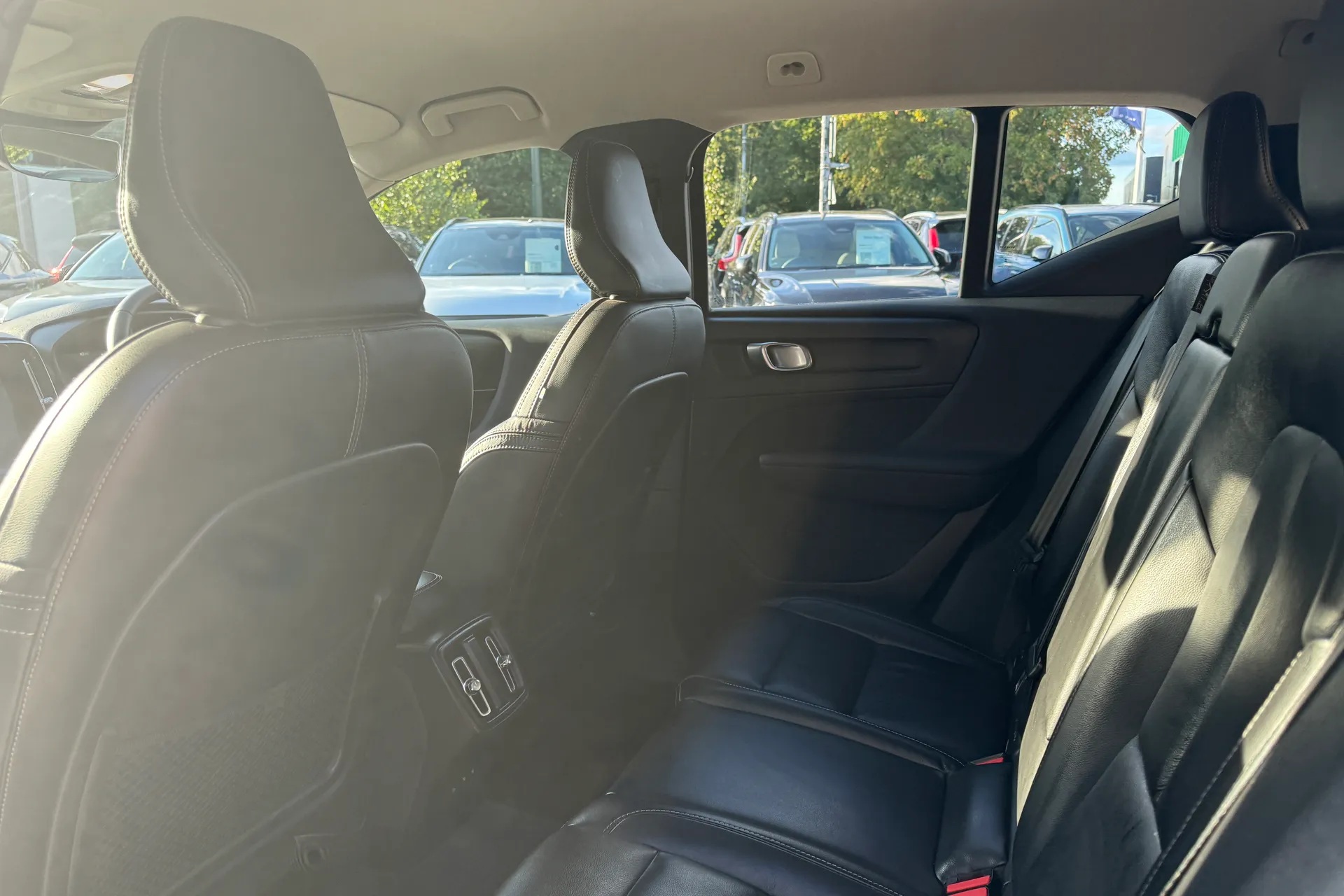 Volvo XC40 thumbnail image number 29