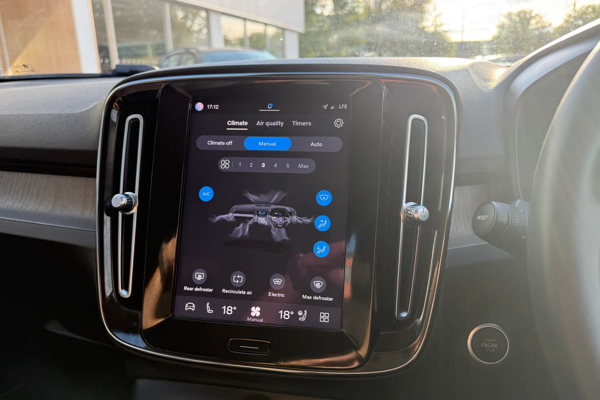 Volvo XC40 thumbnail image number 35