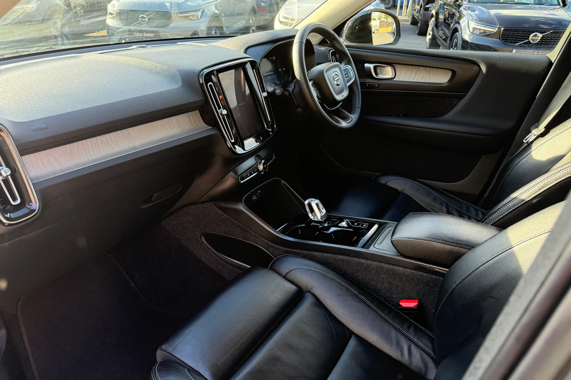 Volvo XC40 thumbnail image number 27