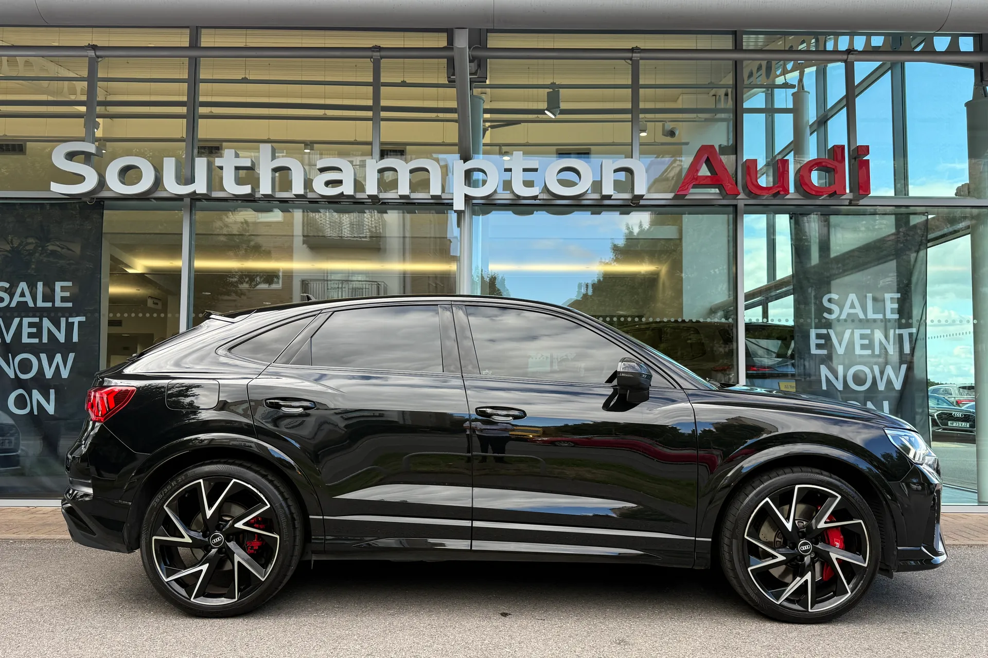 Audi RS Q3 thumbnail image number 2