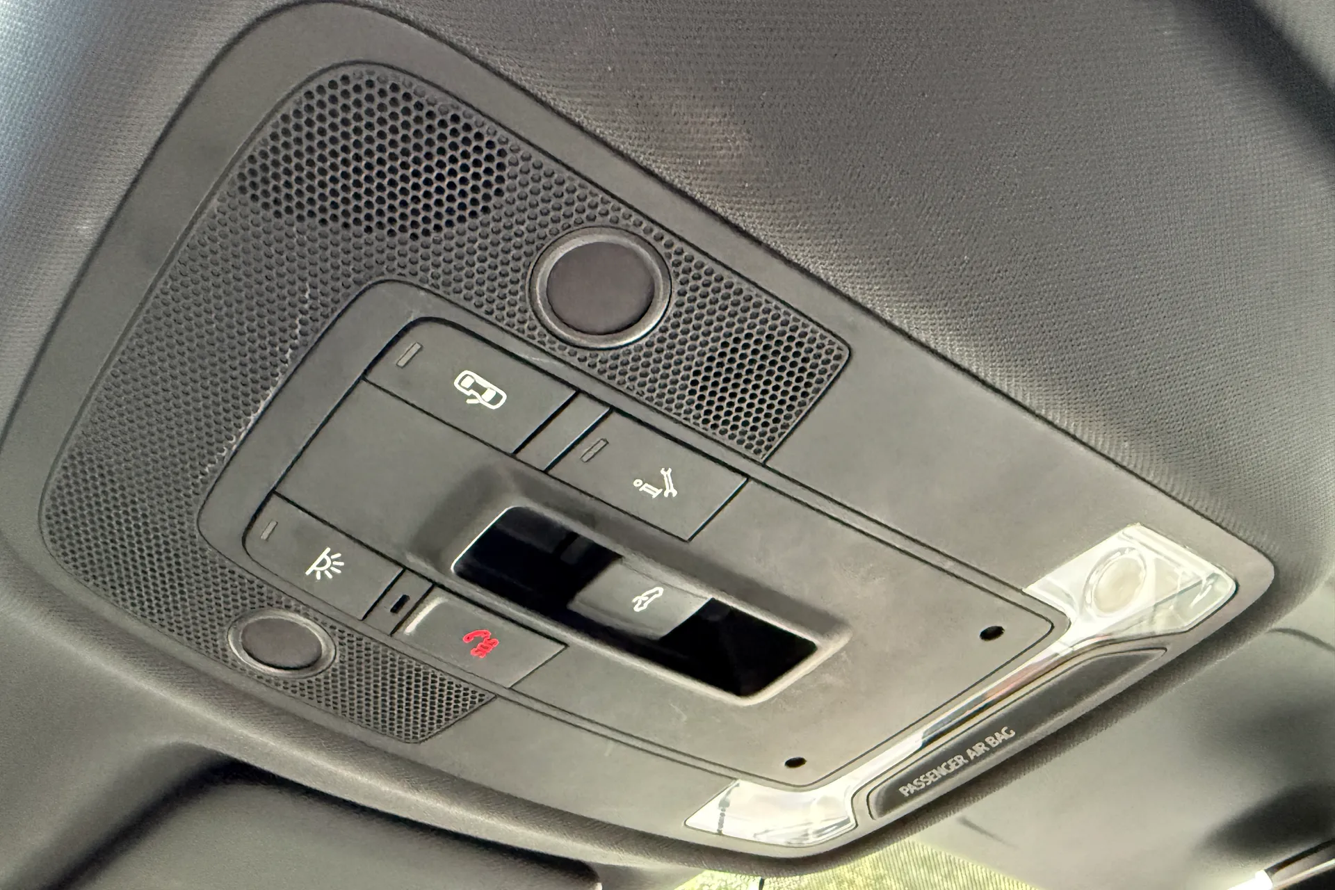 Audi RS Q3 thumbnail image number 25