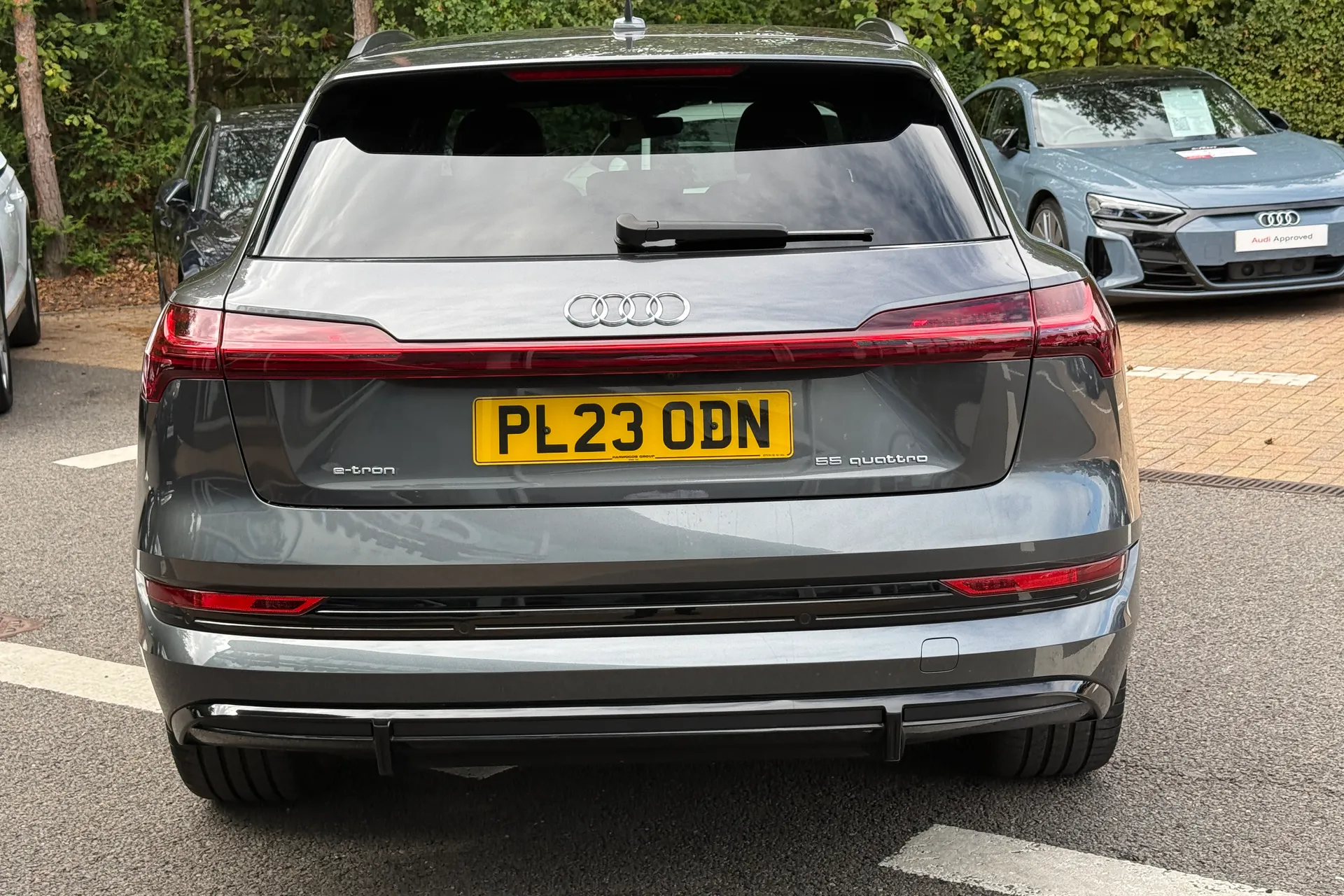 Audi e-tron thumbnail image number 40