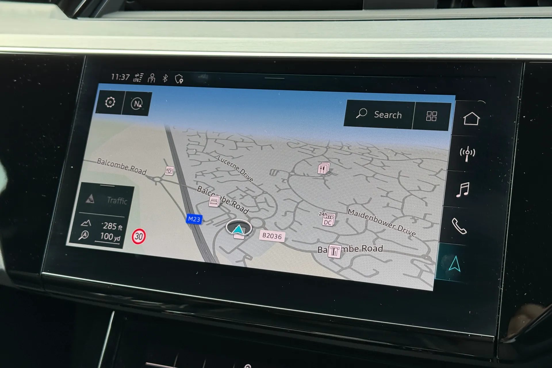 Audi e-tron thumbnail image number 16