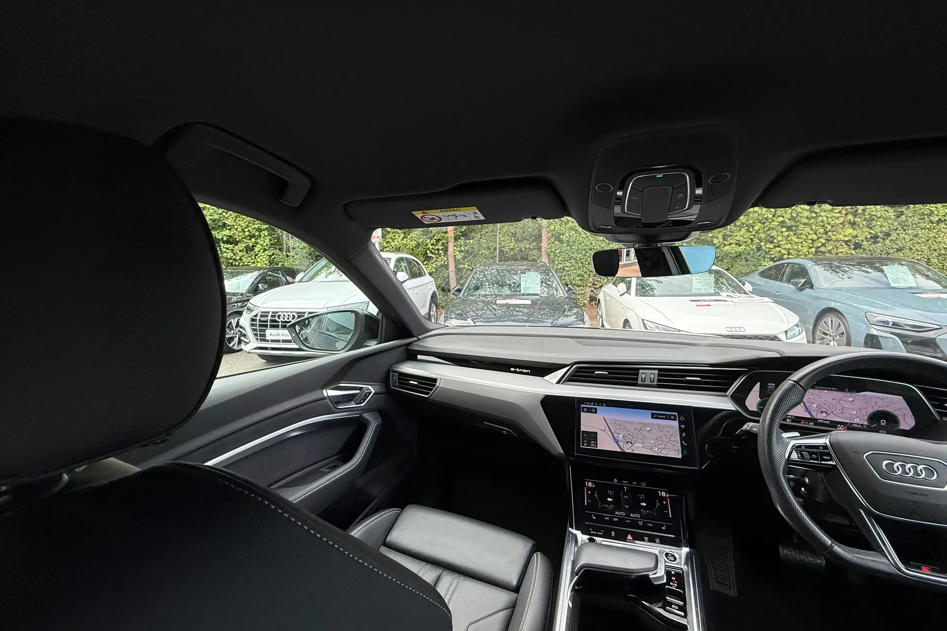 Audi e-tron thumbnail image number 34