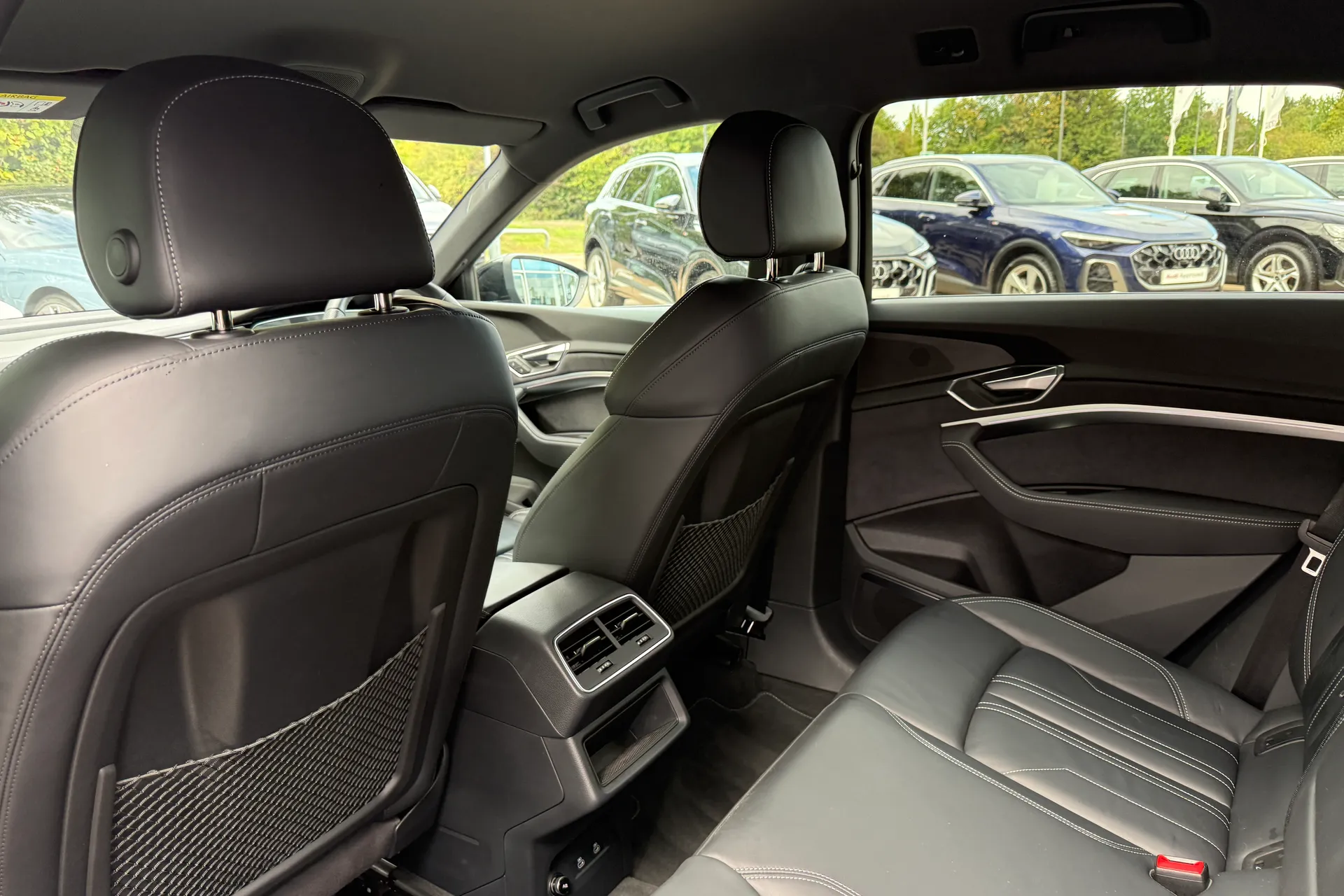 Audi e-tron thumbnail image number 45