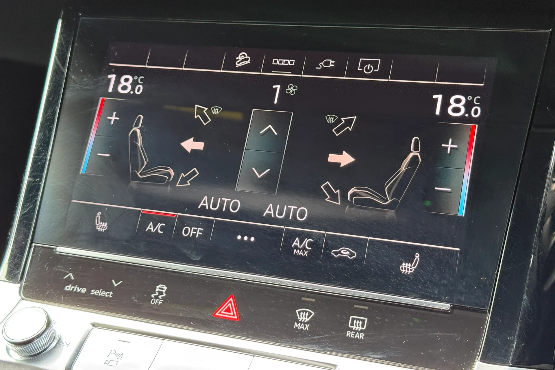 Audi e-tron thumbnail image number 18