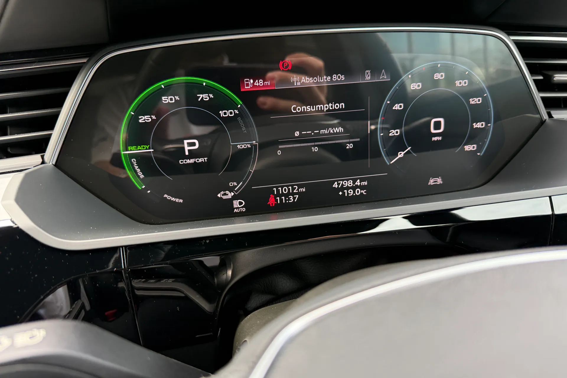Audi e-tron thumbnail image number 25