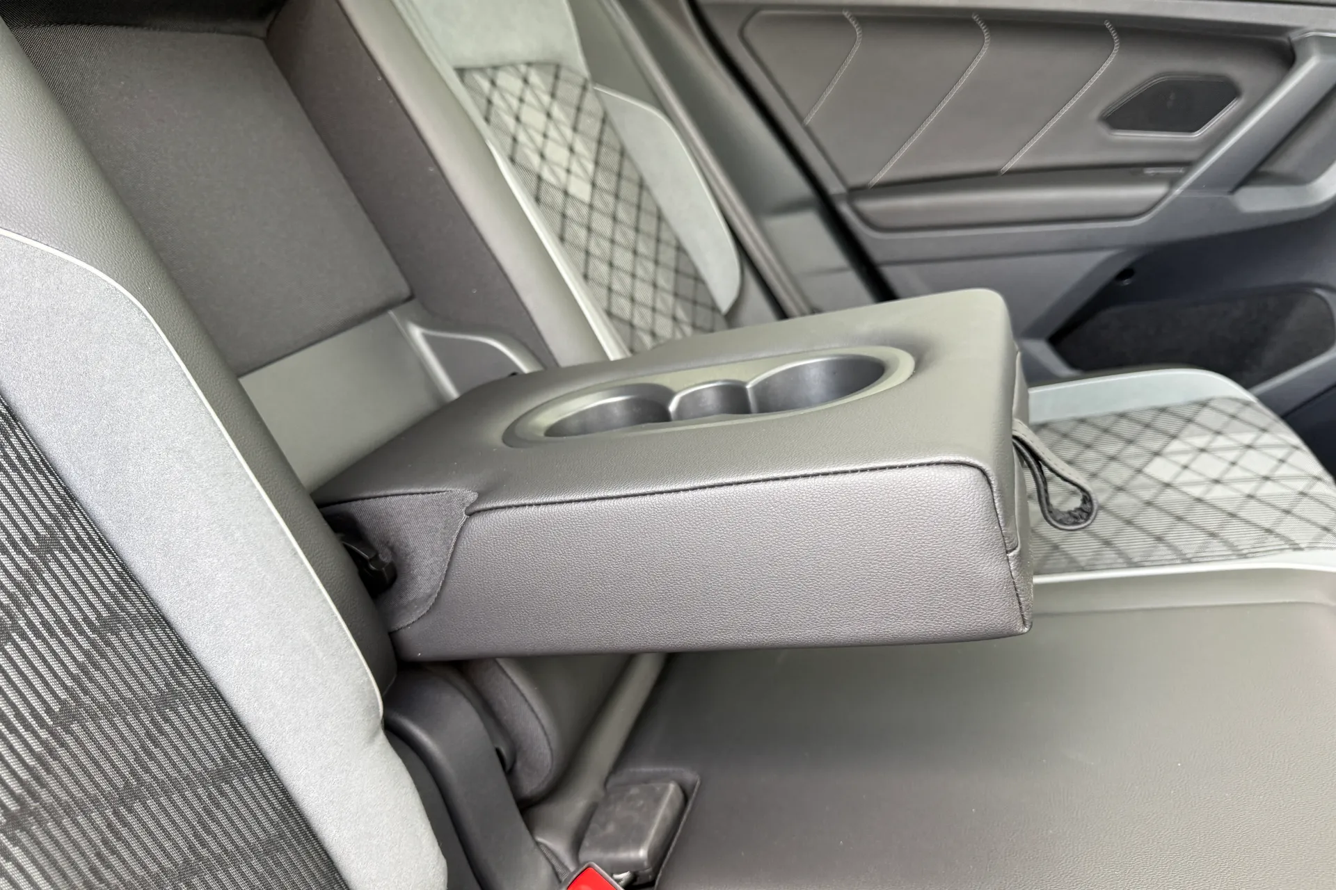 VOLKSWAGEN TIGUAN thumbnail image number 44