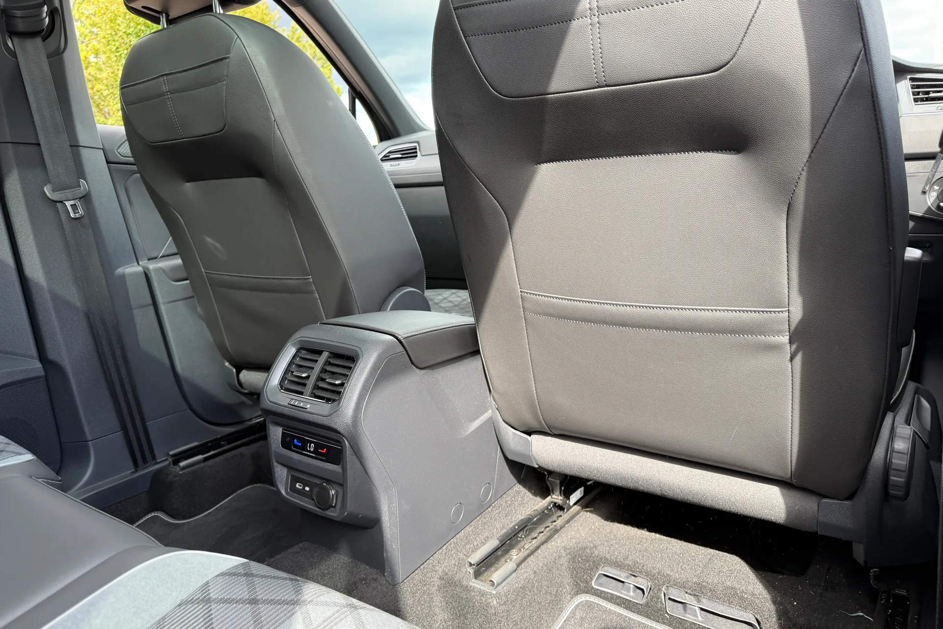VOLKSWAGEN TIGUAN thumbnail image number 46