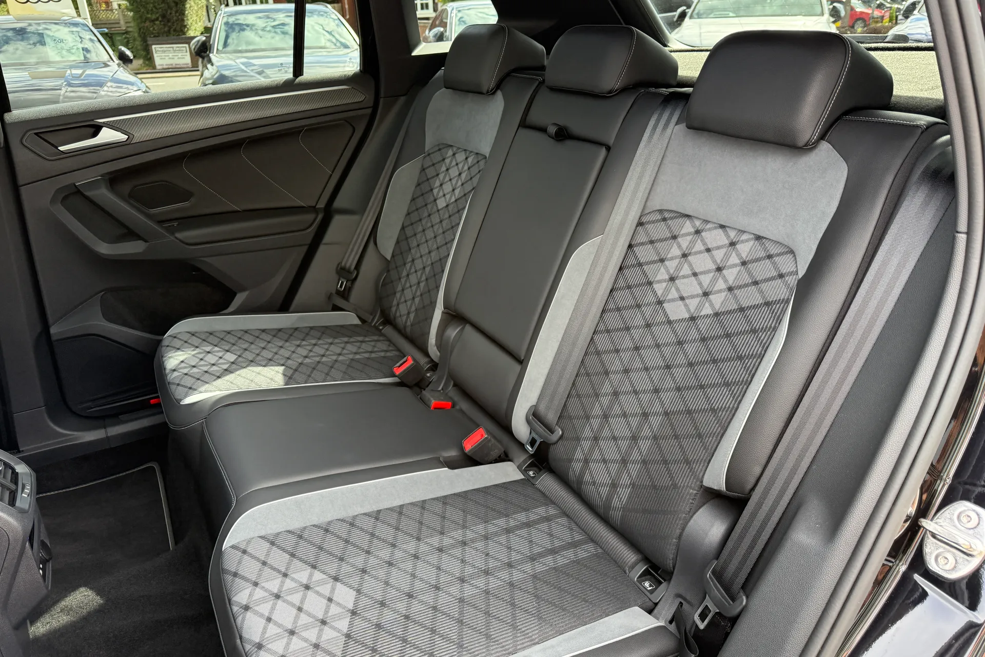 VOLKSWAGEN TIGUAN thumbnail image number 41