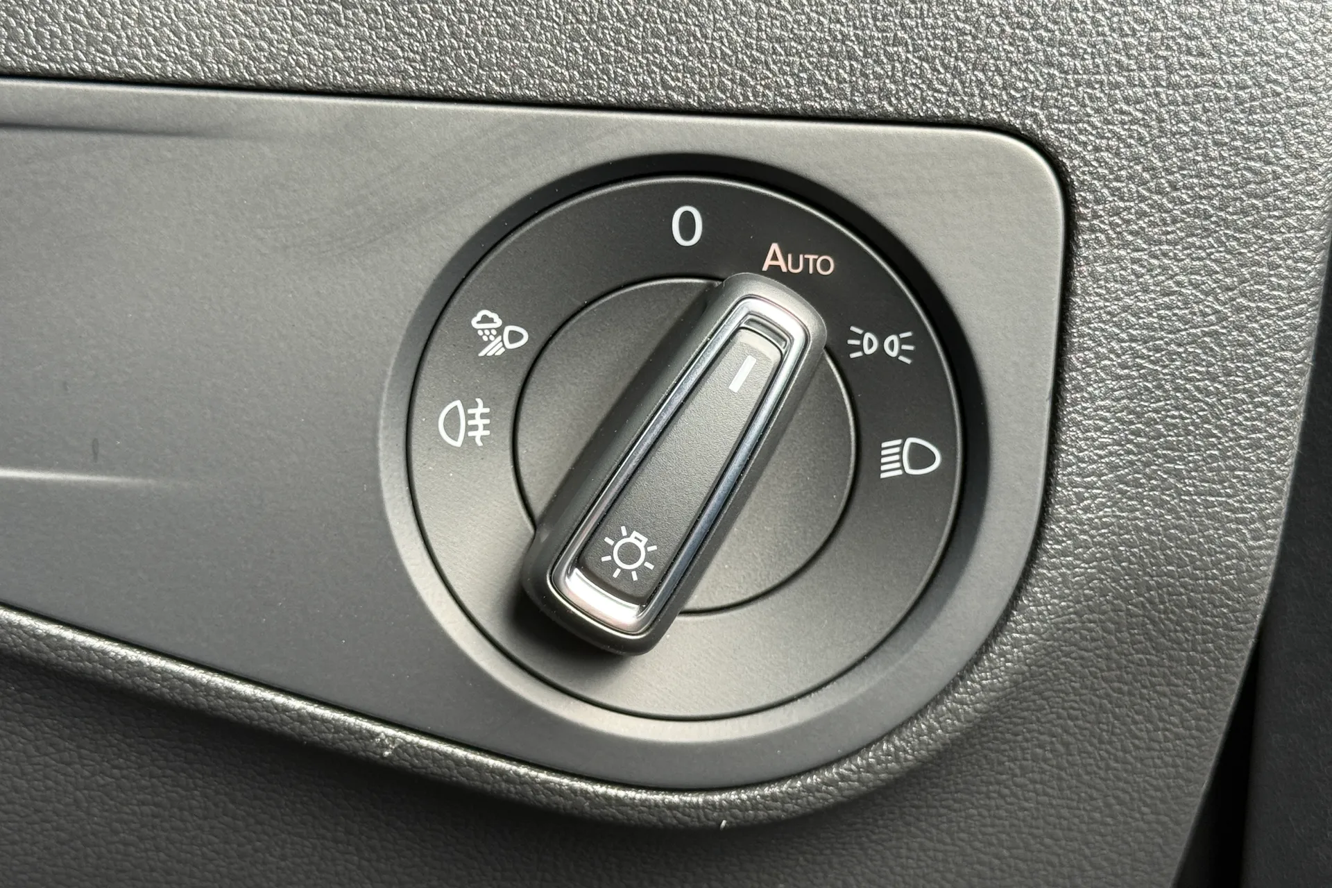 VOLKSWAGEN TIGUAN thumbnail image number 19
