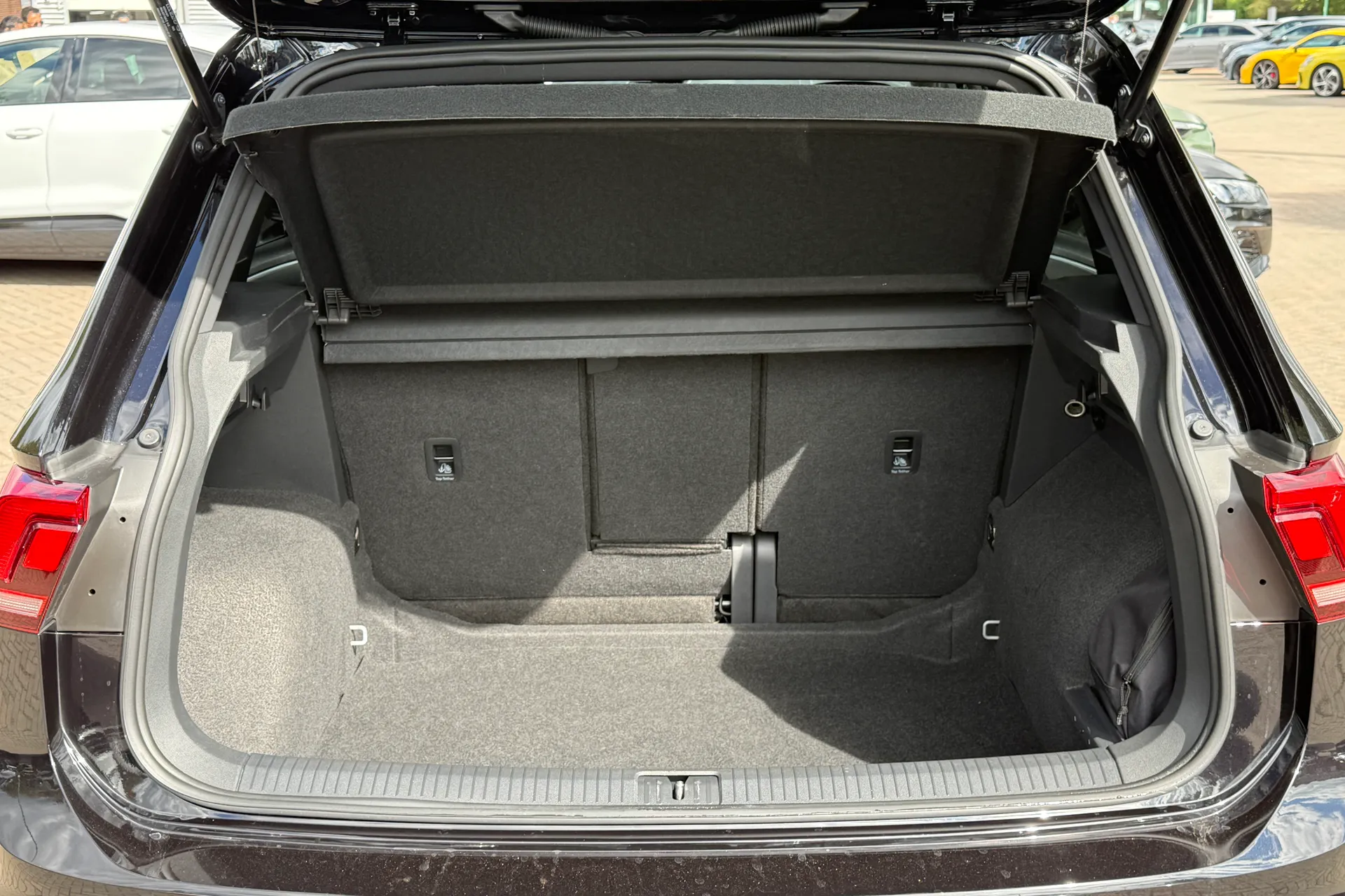 VOLKSWAGEN TIGUAN thumbnail image number 34