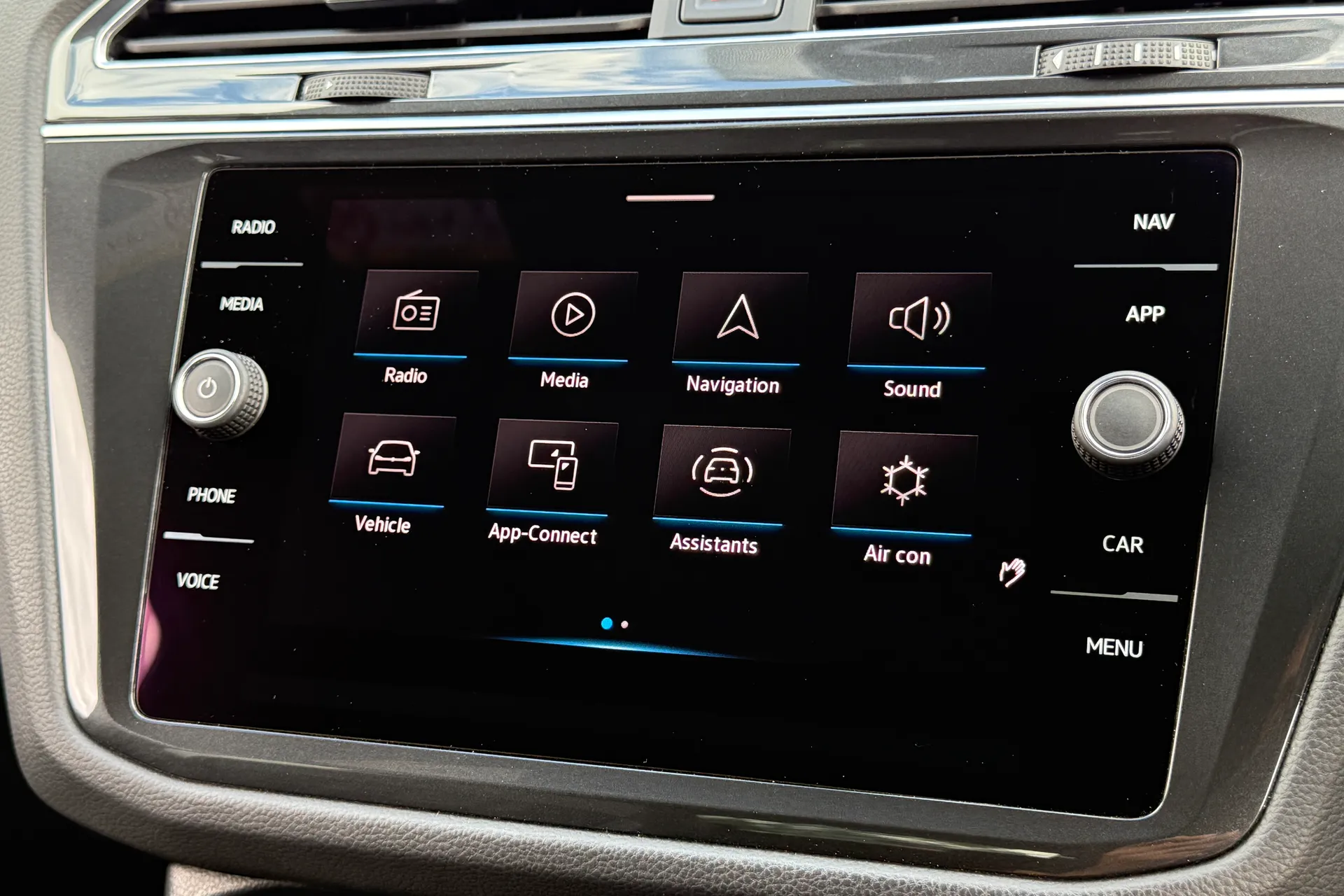 VOLKSWAGEN TIGUAN thumbnail image number 11