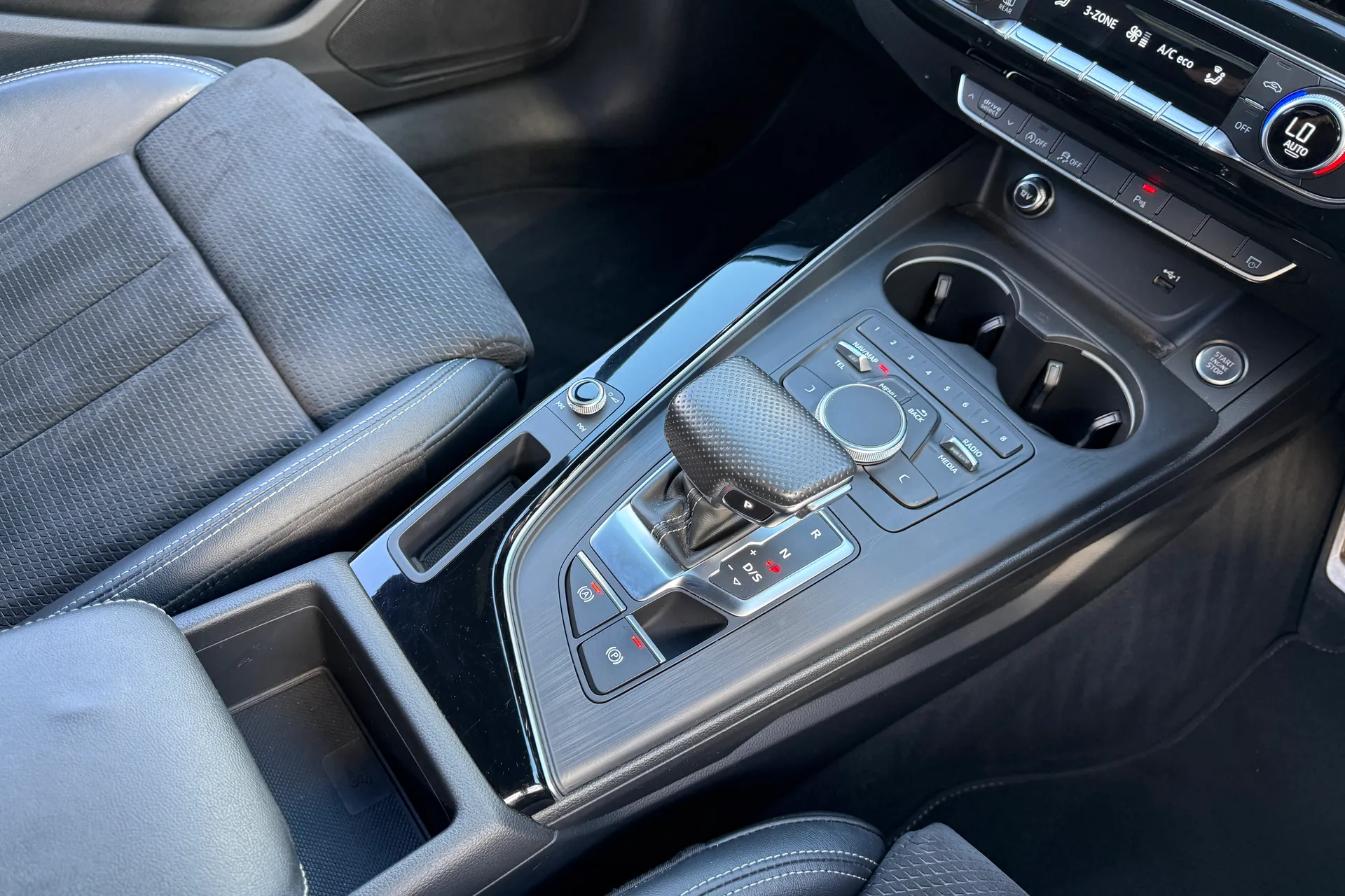 Audi A5 thumbnail image number 35