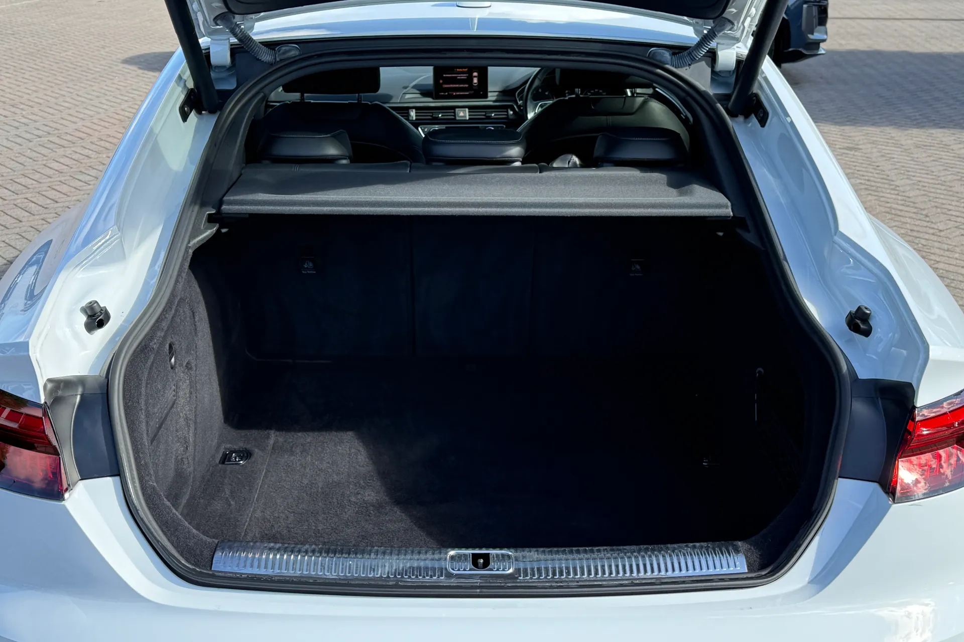 Audi A5 thumbnail image number 31