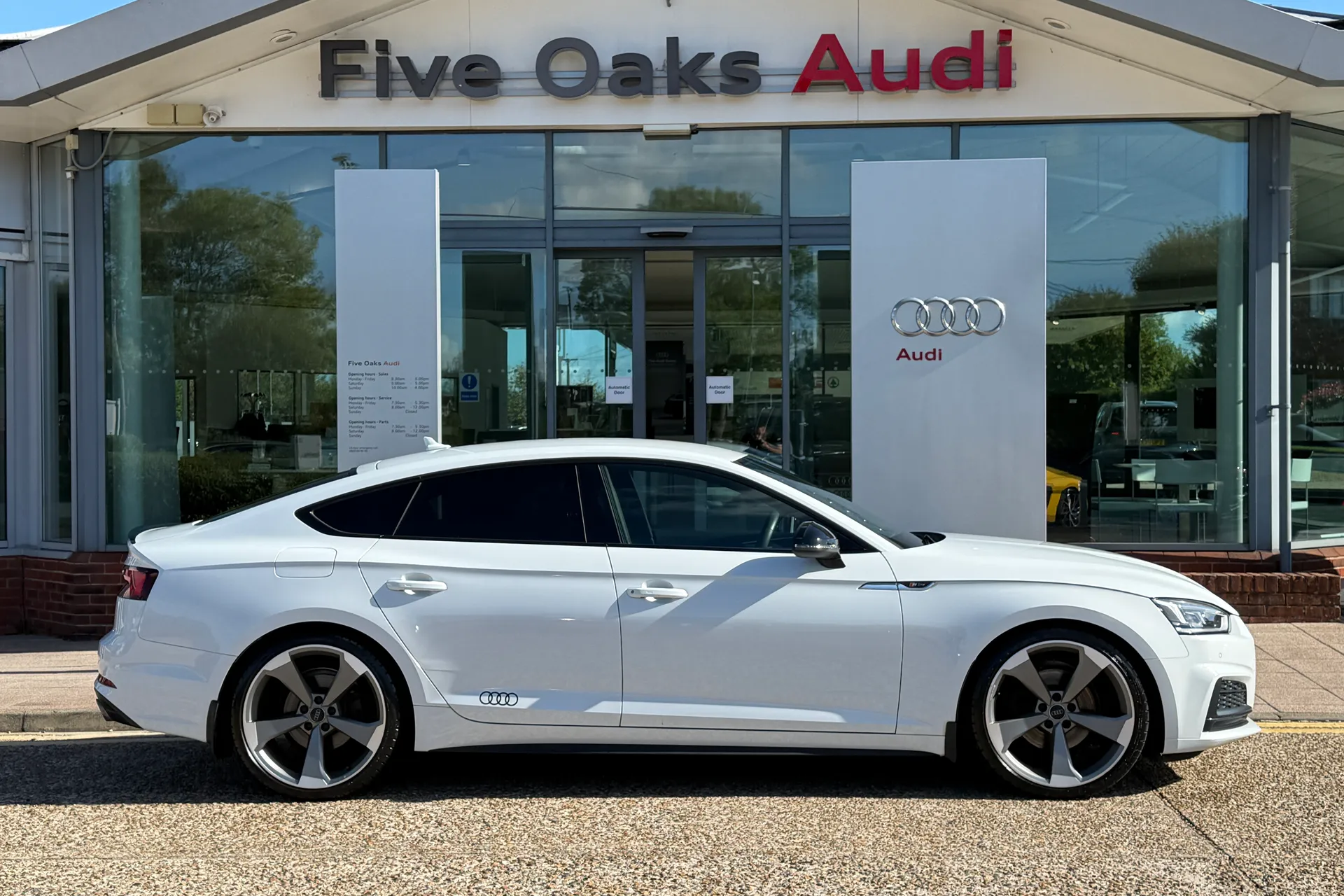 Audi A5 thumbnail image number 2