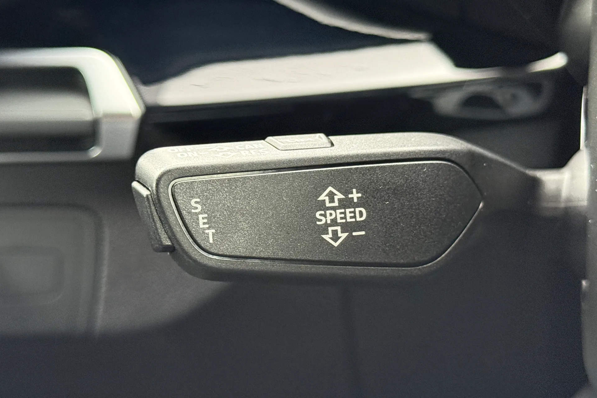 Audi Q2 thumbnail image number 16