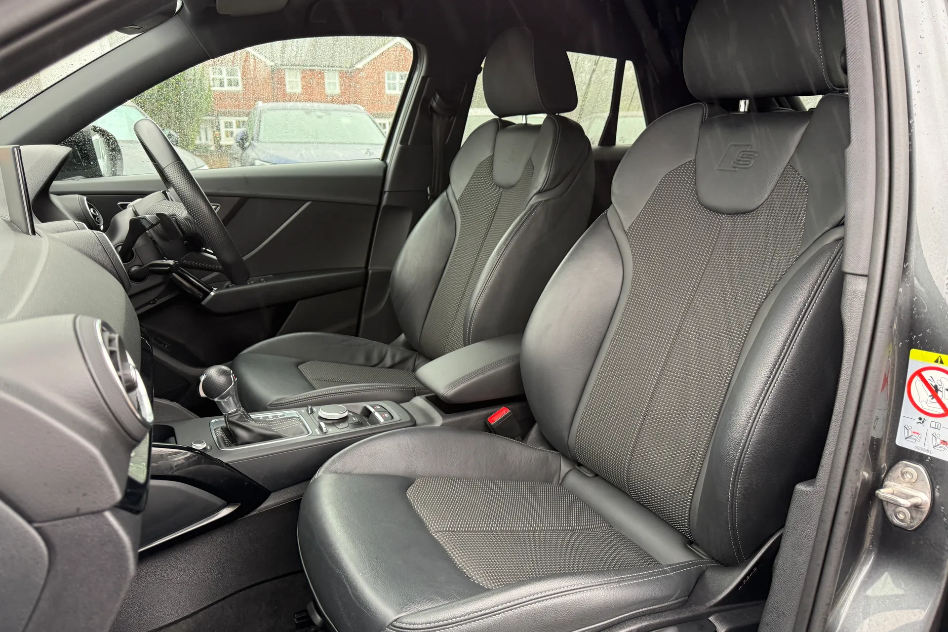 Audi Q2 thumbnail image number 28