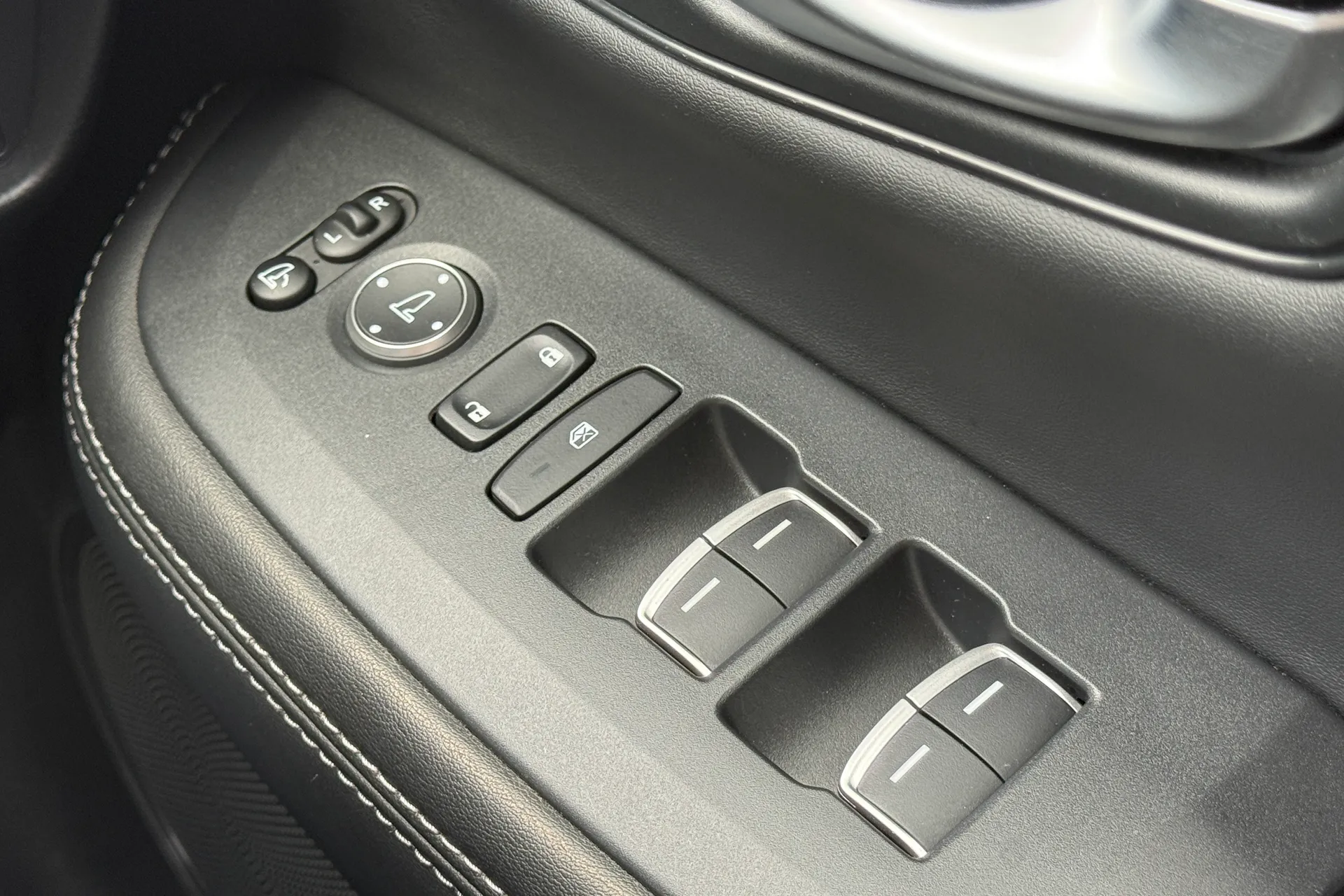 HONDA ZR-V thumbnail image number 22