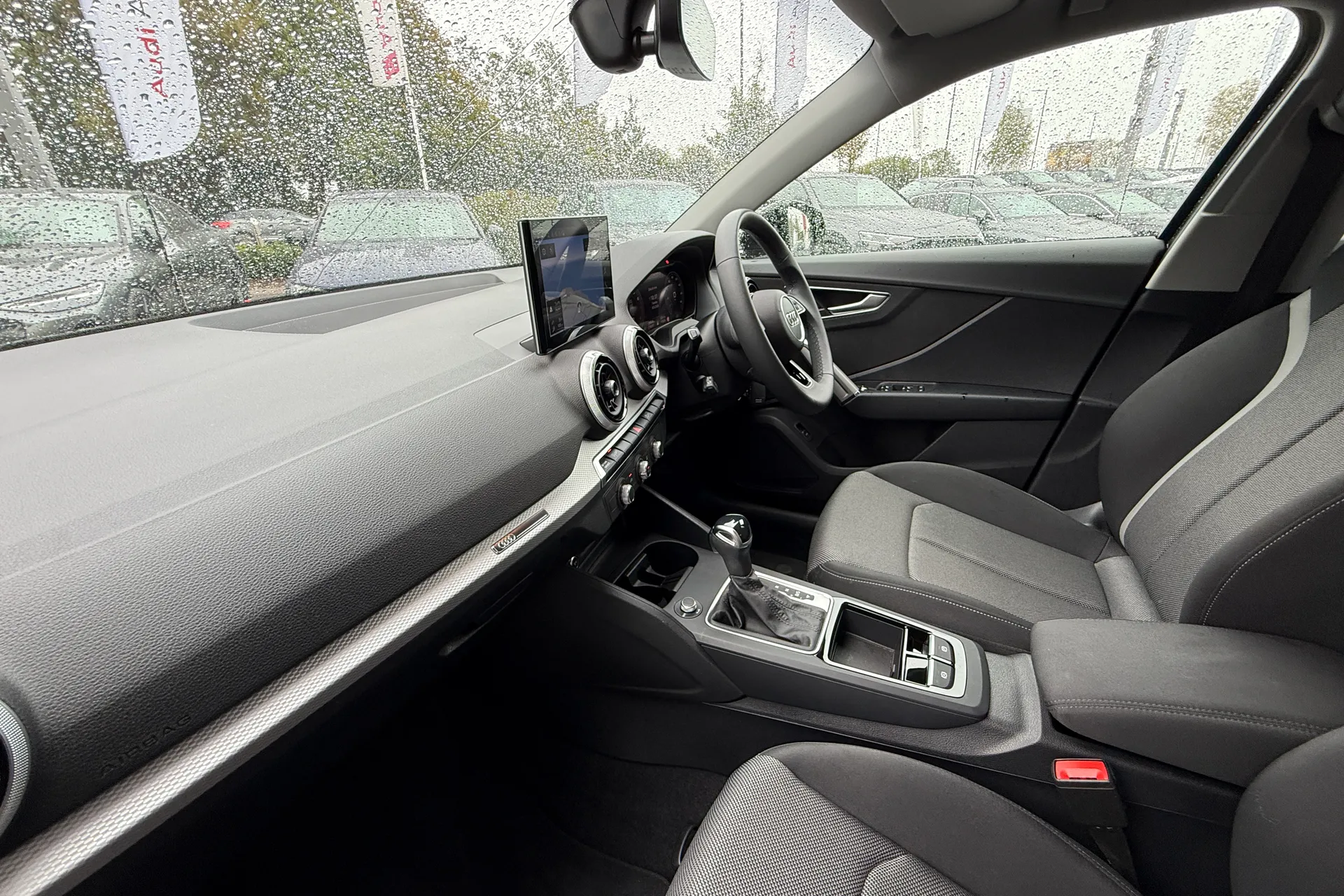 Audi Q2 thumbnail image number 29
