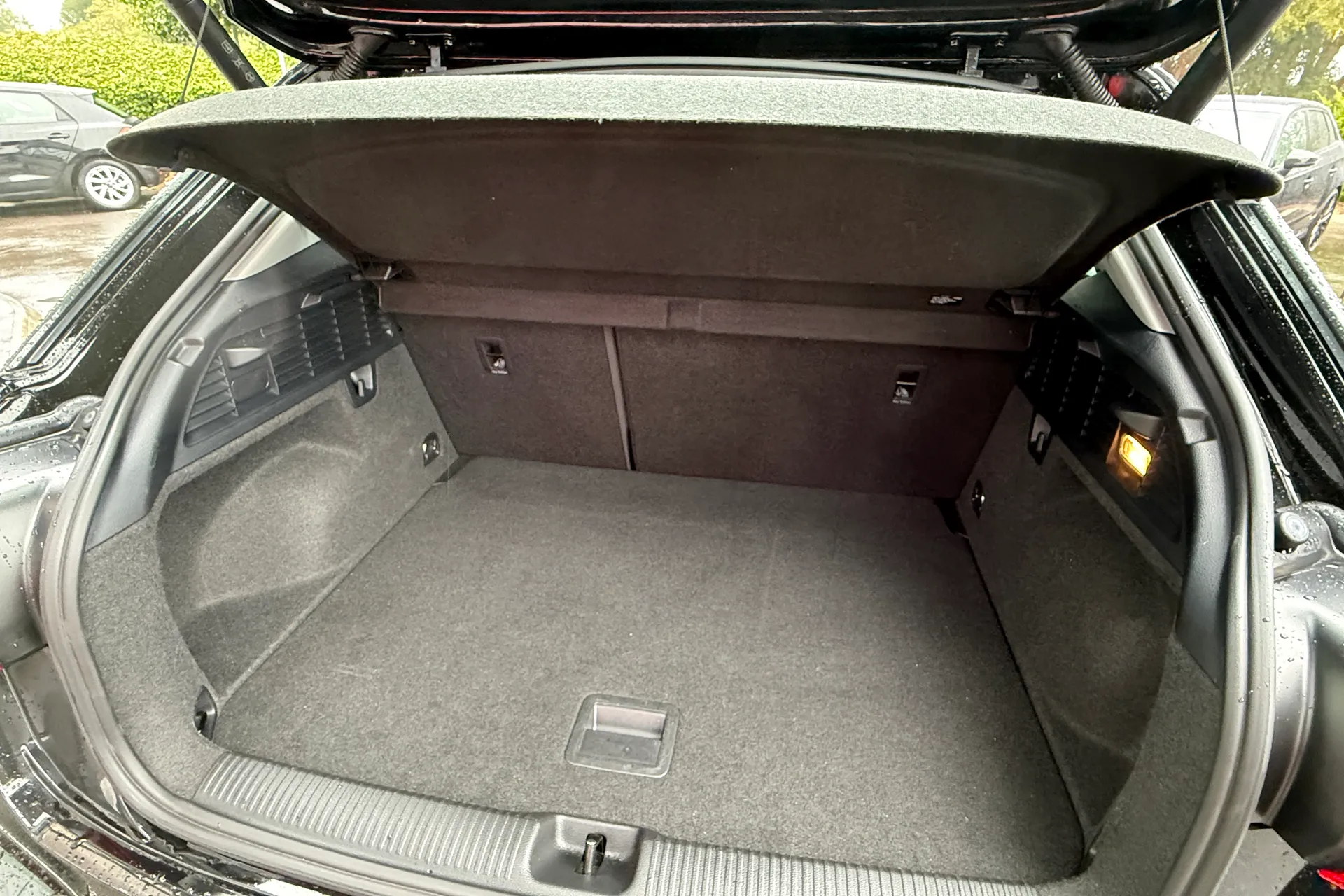 Audi Q2 thumbnail image number 39
