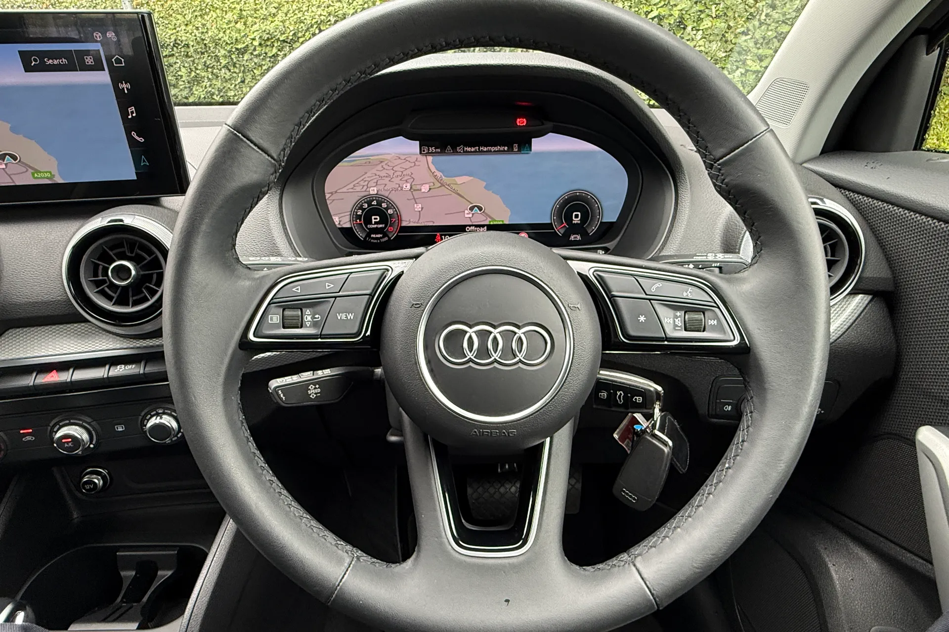 Audi Q2 thumbnail image number 16