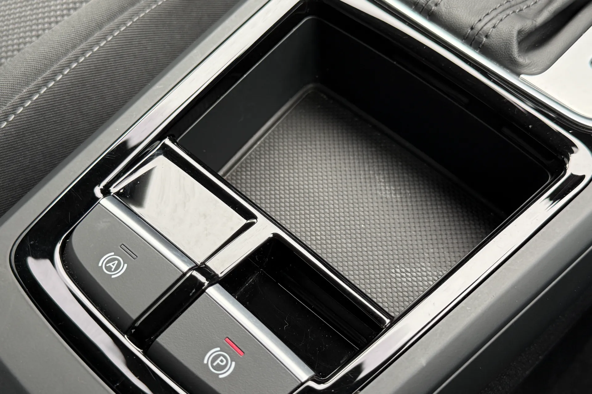 Audi Q2 thumbnail image number 32