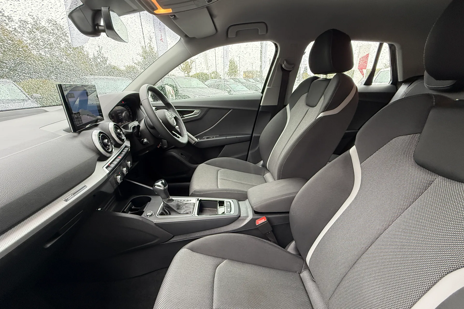 Audi Q2 thumbnail image number 31