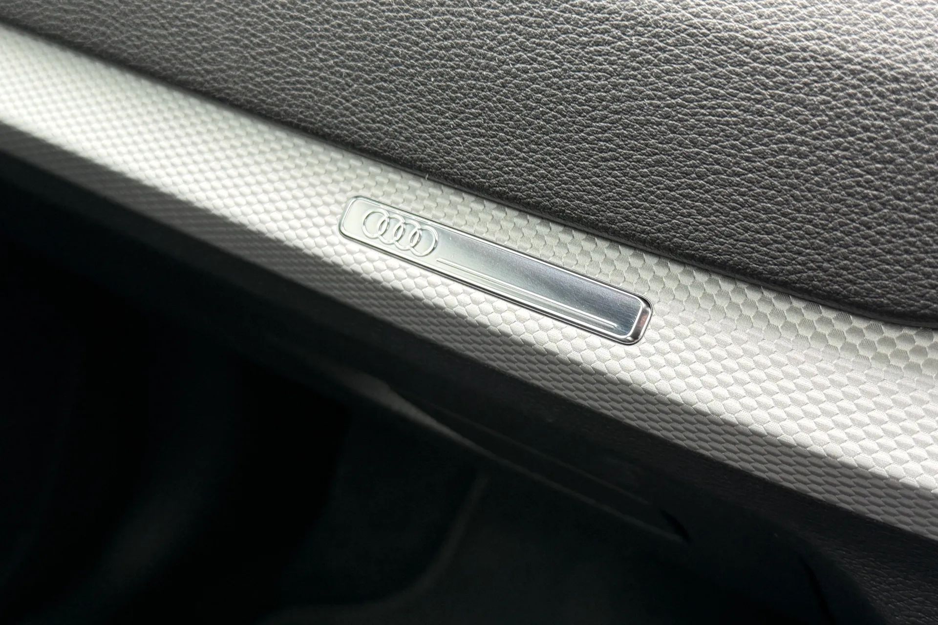 Audi Q2 thumbnail image number 26